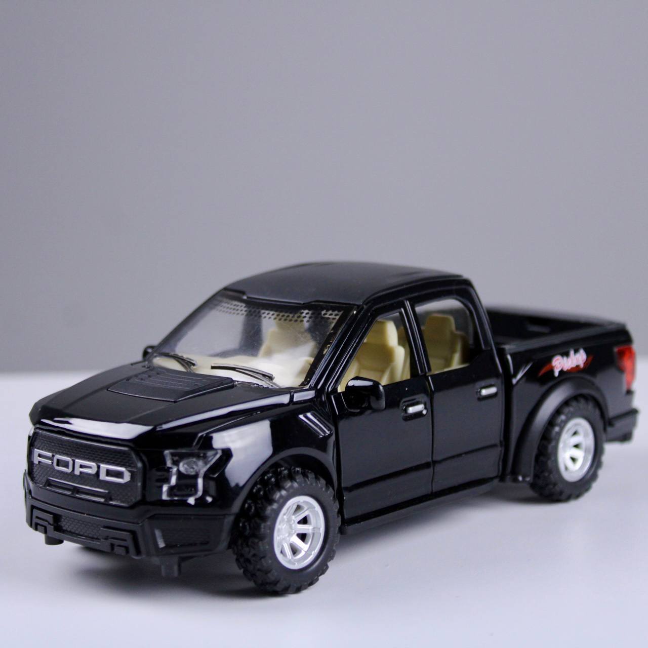 Pickup Truck – 1:32 Scale