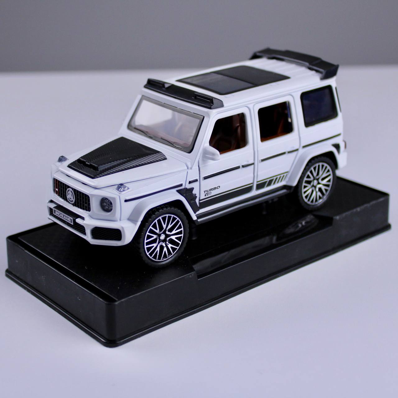 Mercedes G800 – 1:32 Scale