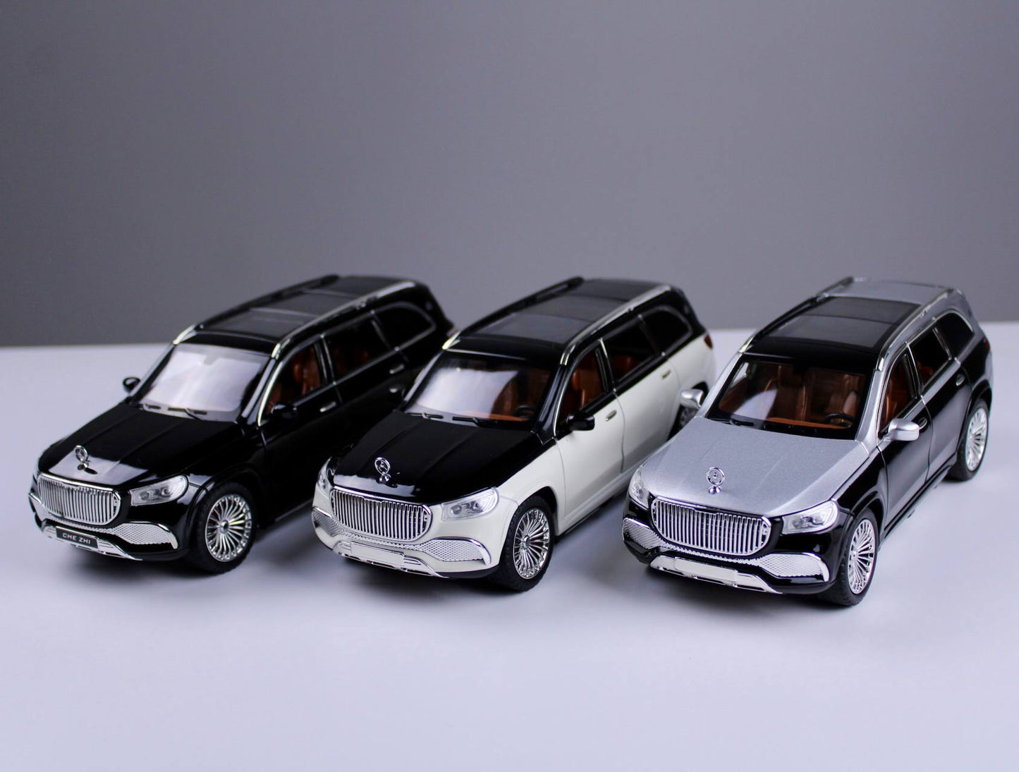 Mercedes Maybach GLS 600 Model Car – 1:24 Scale