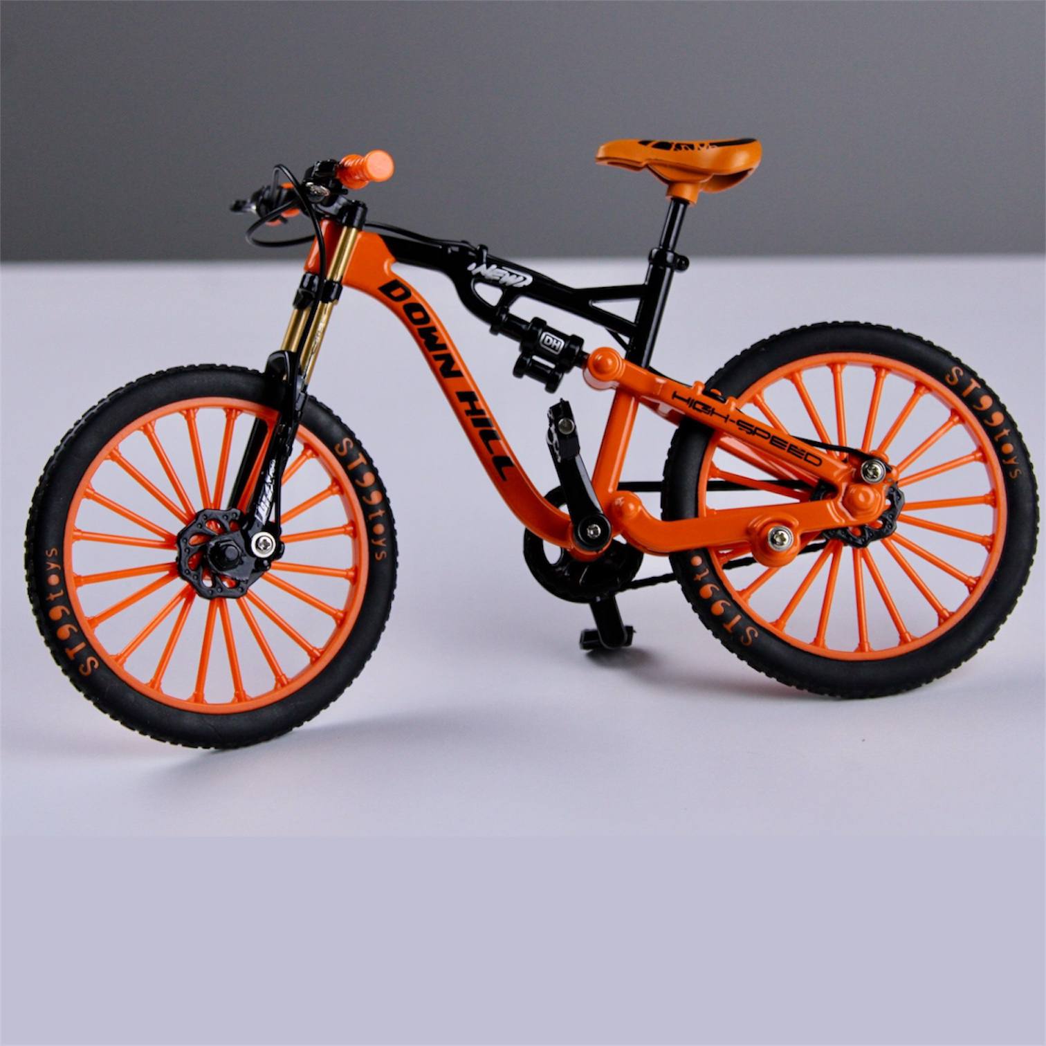 Metal Bicycle Model – 1:8 Scale