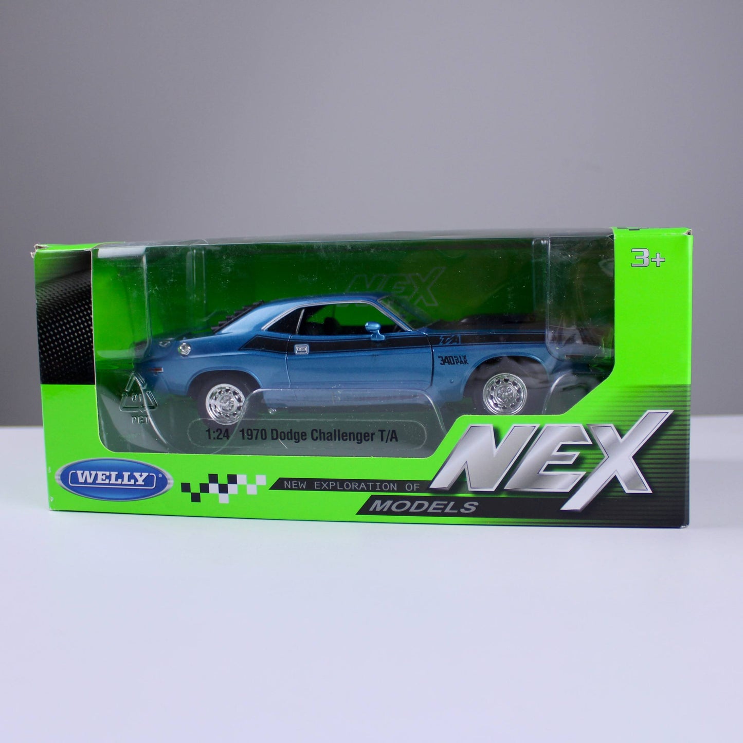 Dodge Challenger Die-Cast Model – Welly NEX Models