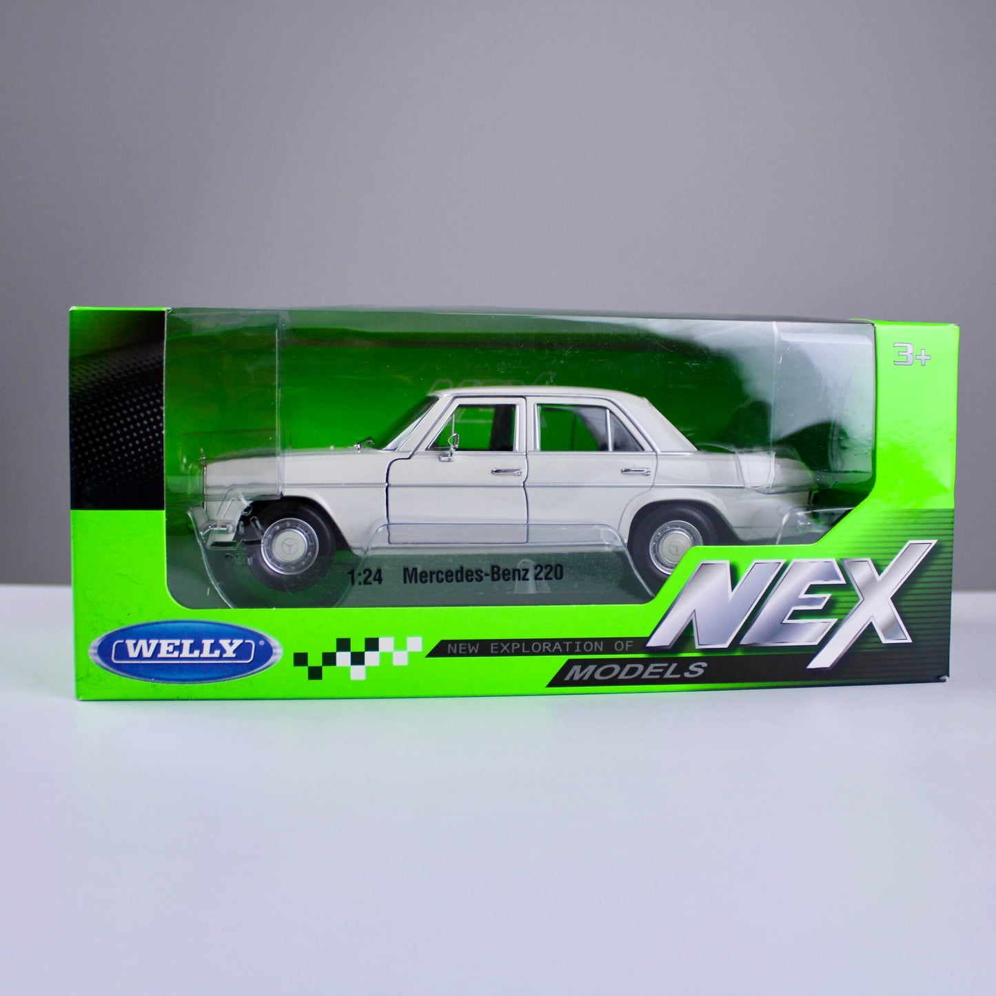 Mercedes-Benz 220 Die-Cast Model – White