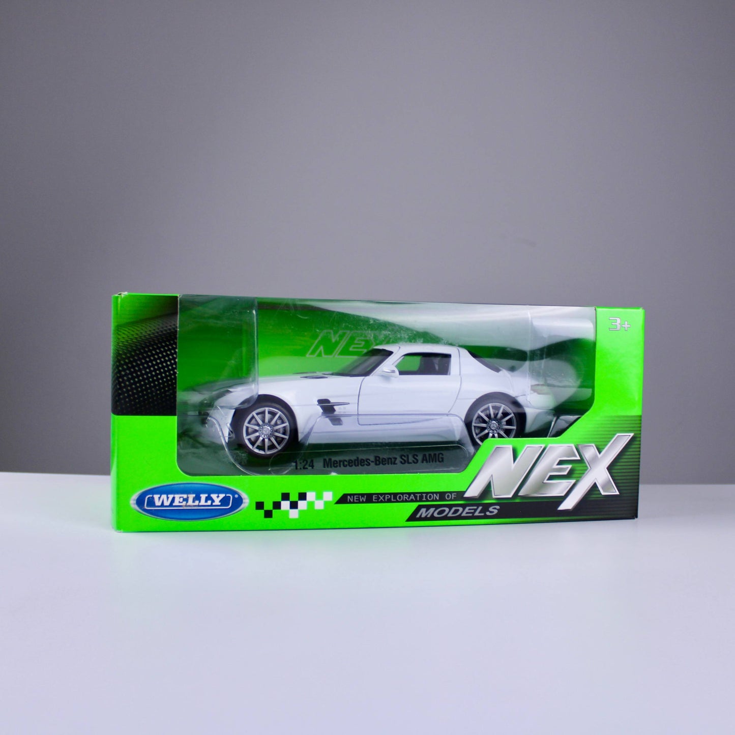 Mercedes-Benz SLS AMG Die-Cast Model Car – White