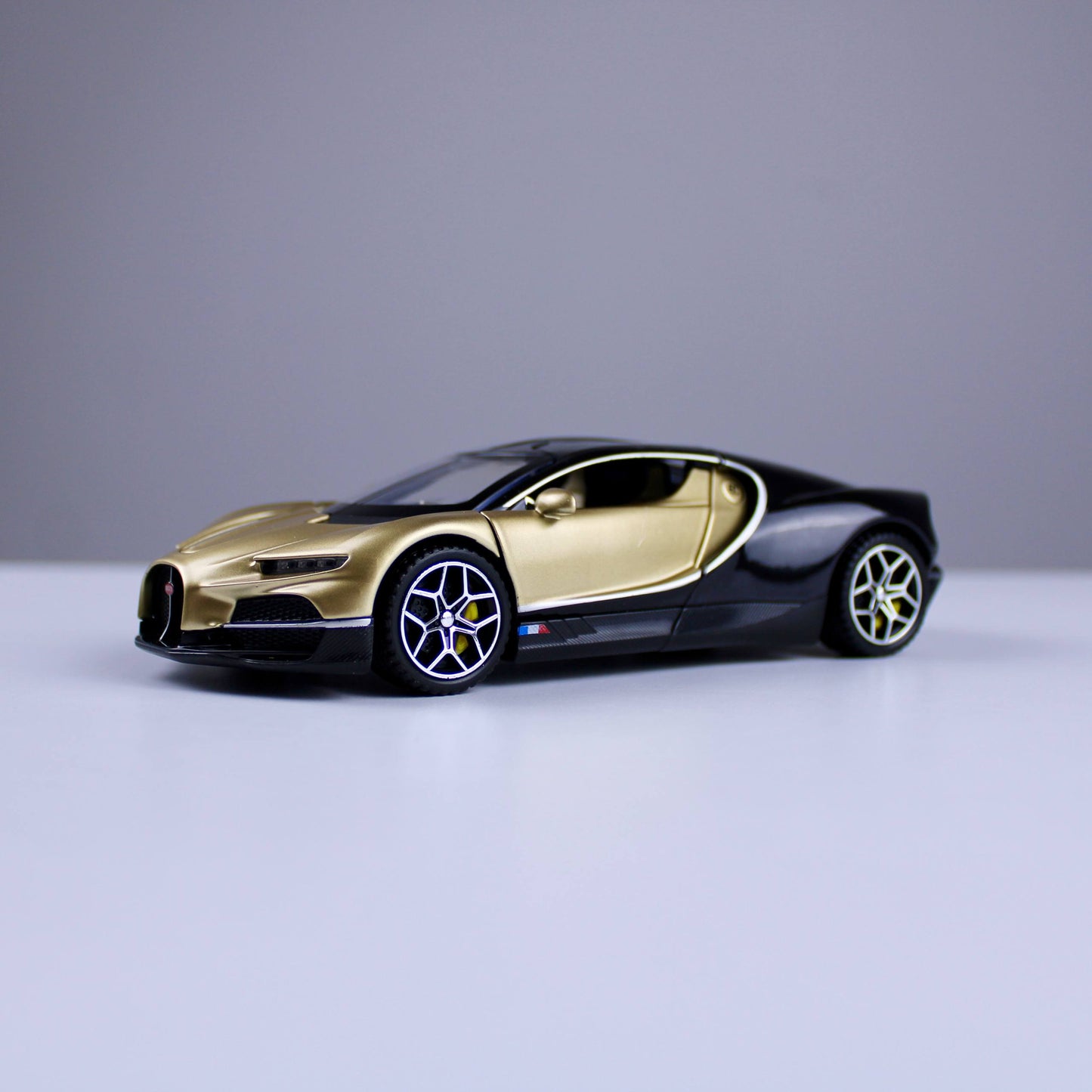 مجسم سيارة بوجاتي توربيون