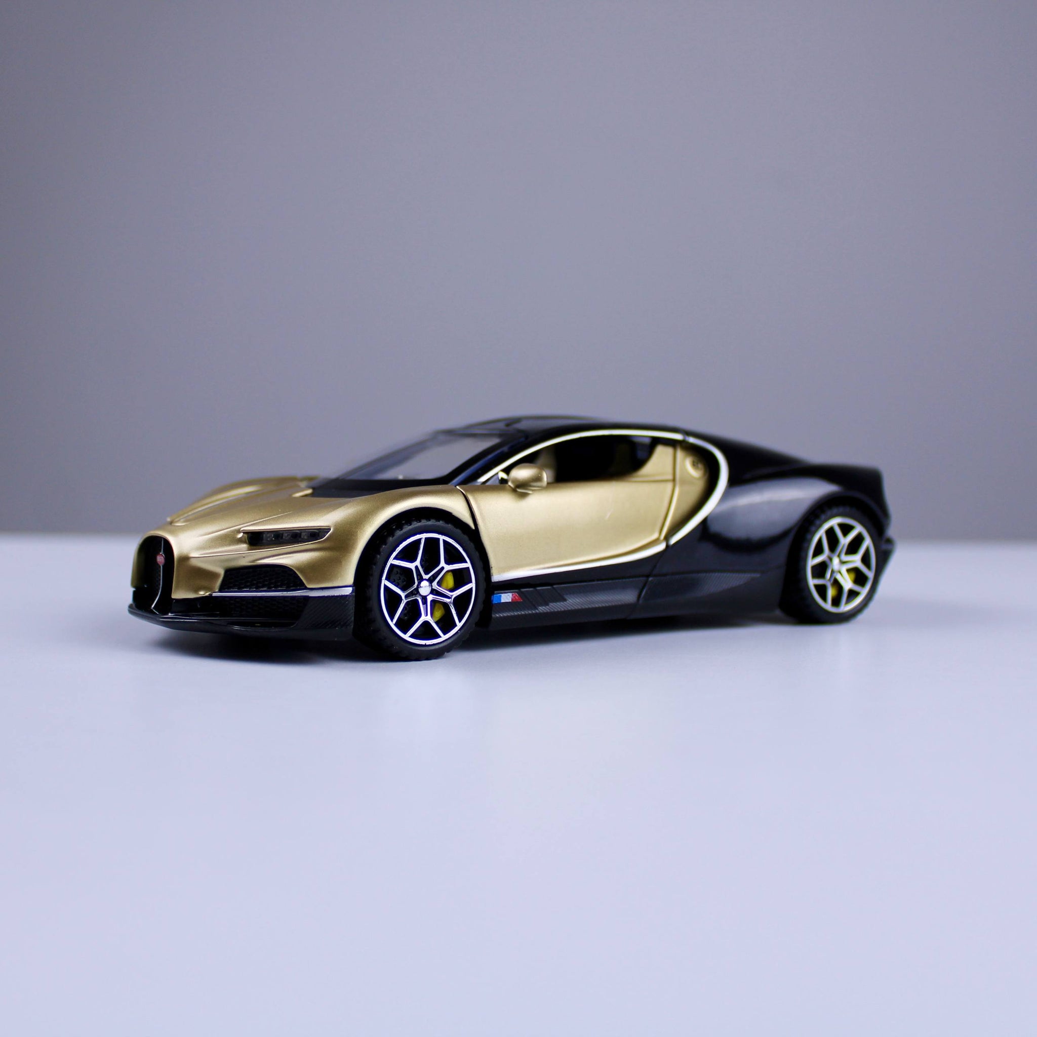 مجسم سيارة بوجاتي توربيون