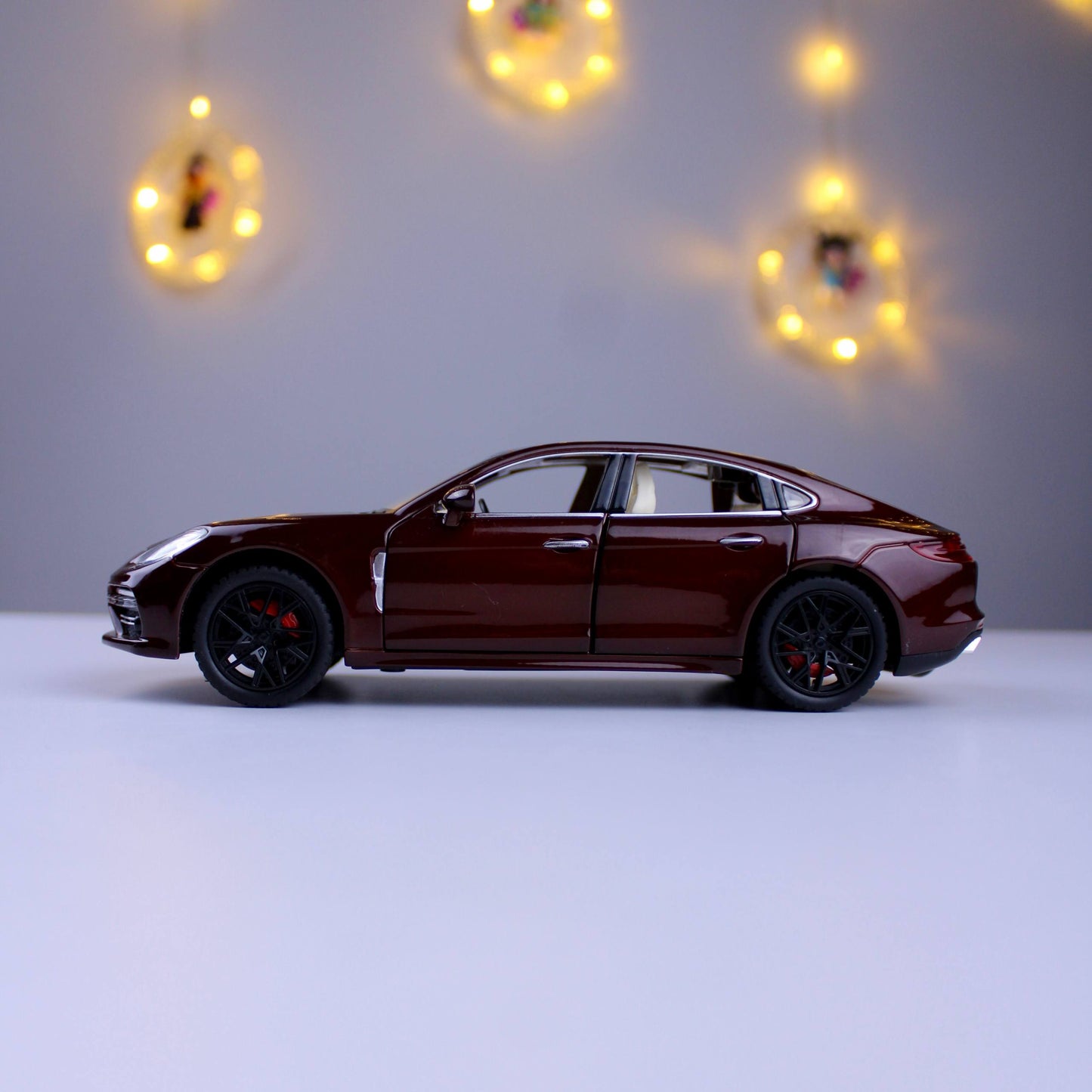 نموذج مصغر من بورش باناميرا - بمقياس 1:24