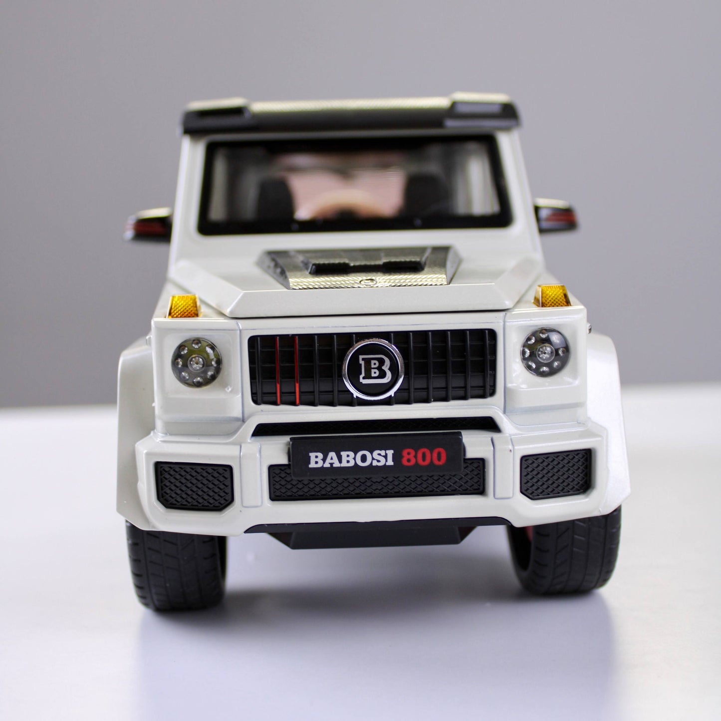 Mercedes-Benz G800 (Brabus) Diecast Model – 1:18 Scale (Magnificent Reach)