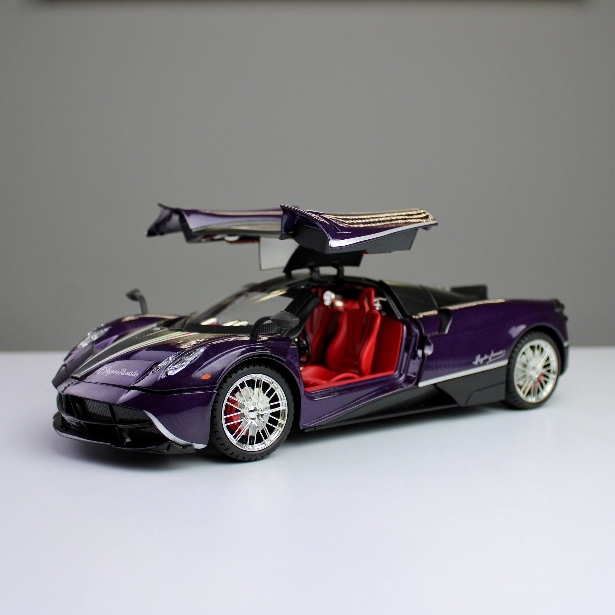 Pagani Huayra Diecast Model – 1:18 Scale (Magnificent Reach)