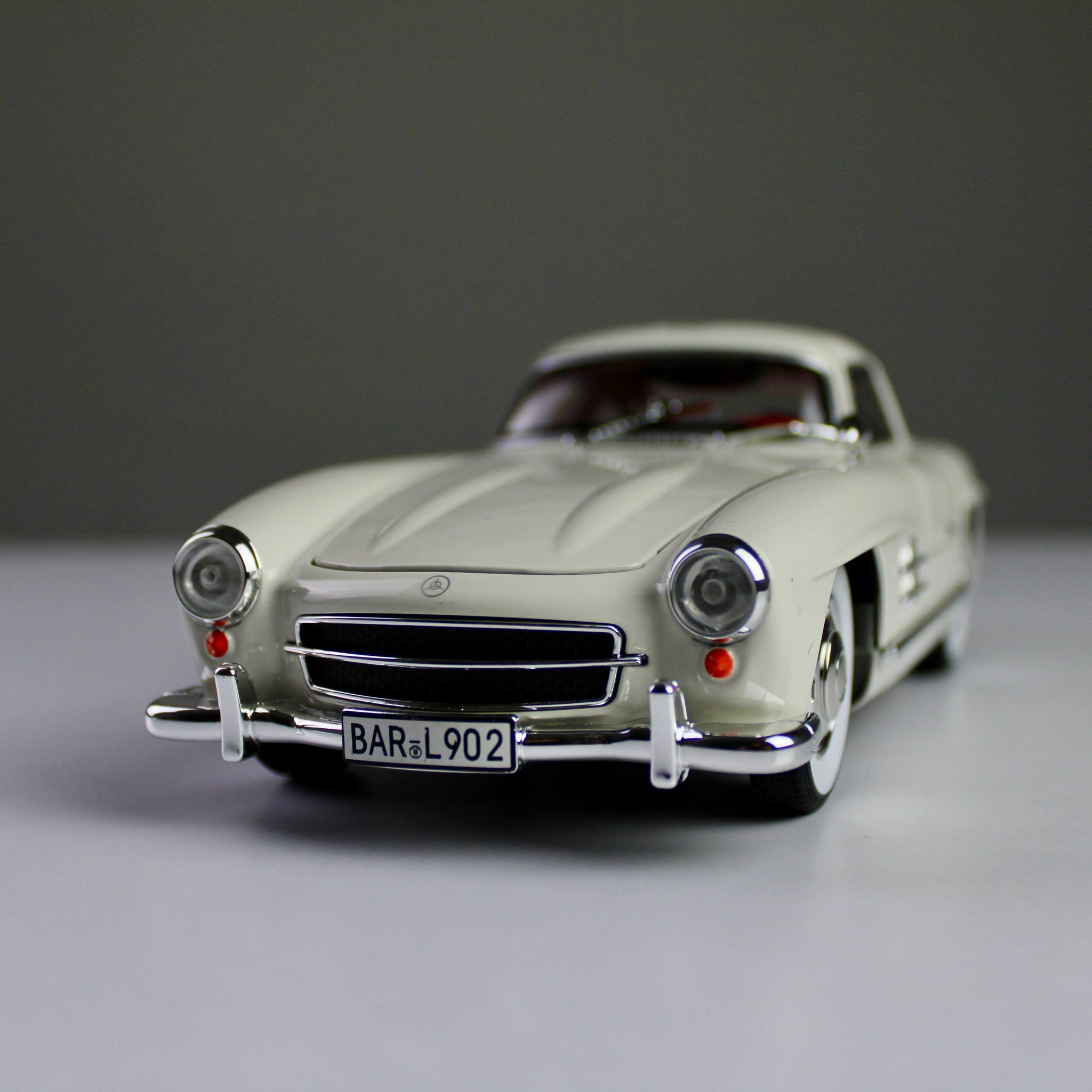 Mercedes-Benz 300SL Gullwing 1:24 Die-Cast