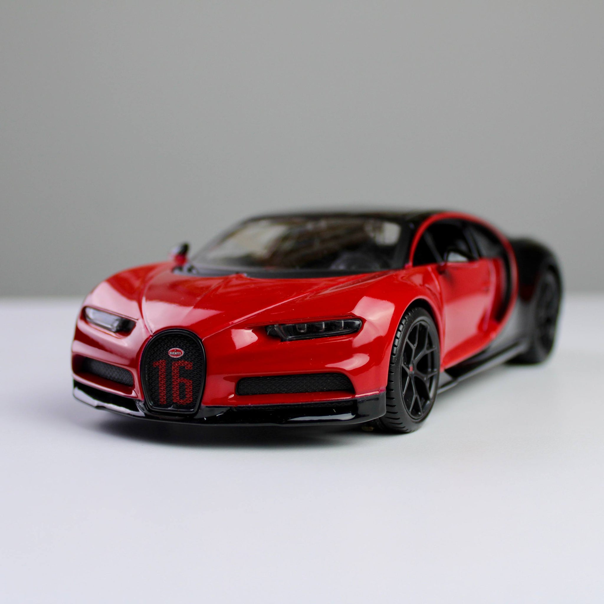 Maisto Bugatti Chiron Sport 1:24 Die-Cast Model Car