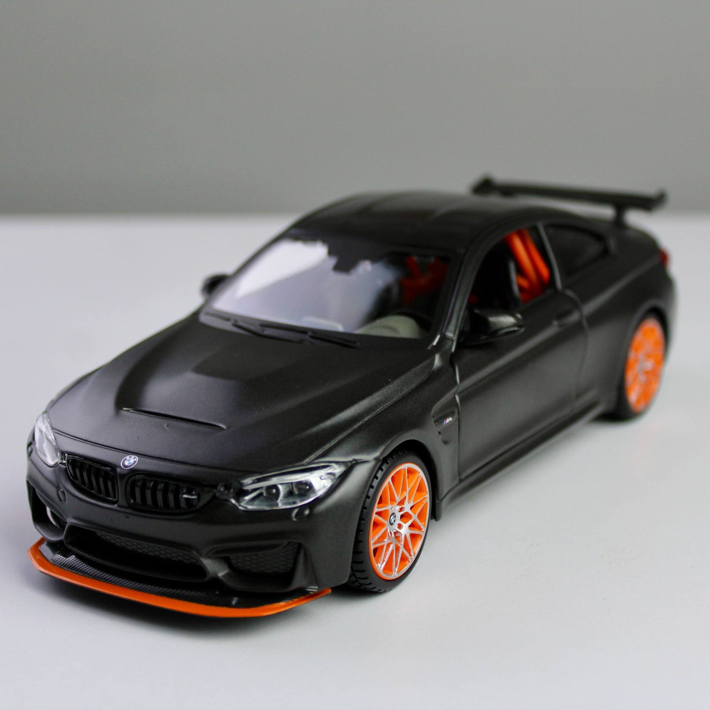 Maisto BMW M4 GTS 1:24 Die-Cast Model Car