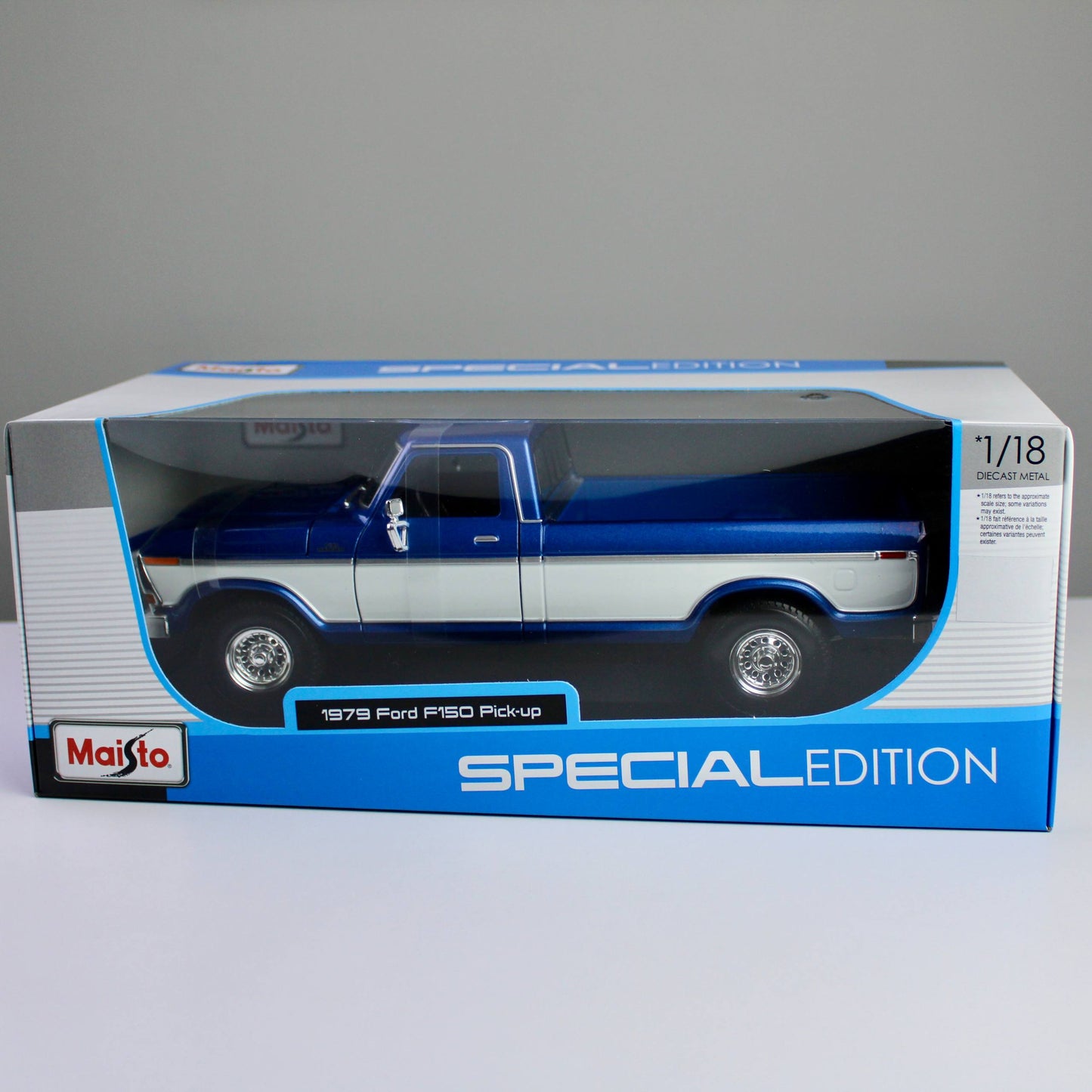 مجسم مايستو فورد إف-150 بيك أب 1979 بمقياس 1:18 - إصدار خاص أزرق وأبيض