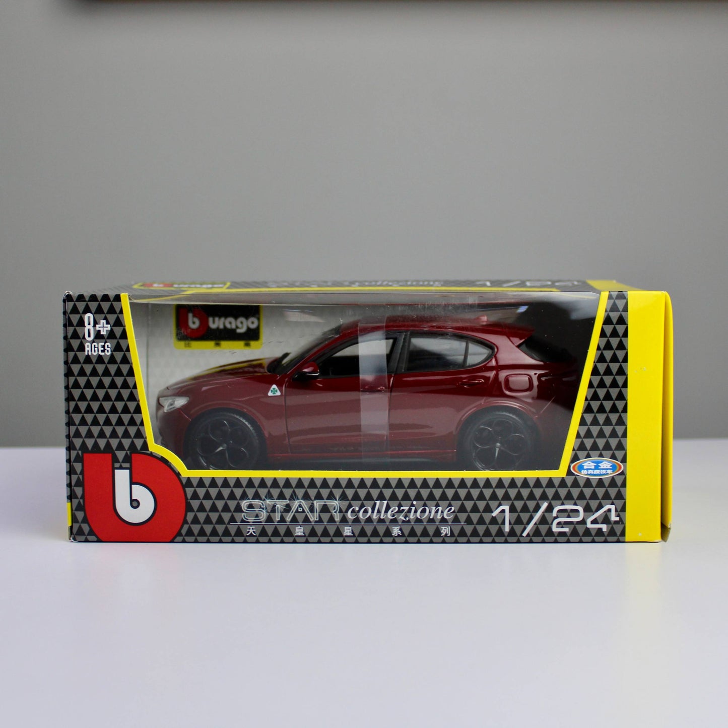 Bburago Alfa Romeo Stelvio 1:24 Die-Cast Model Car