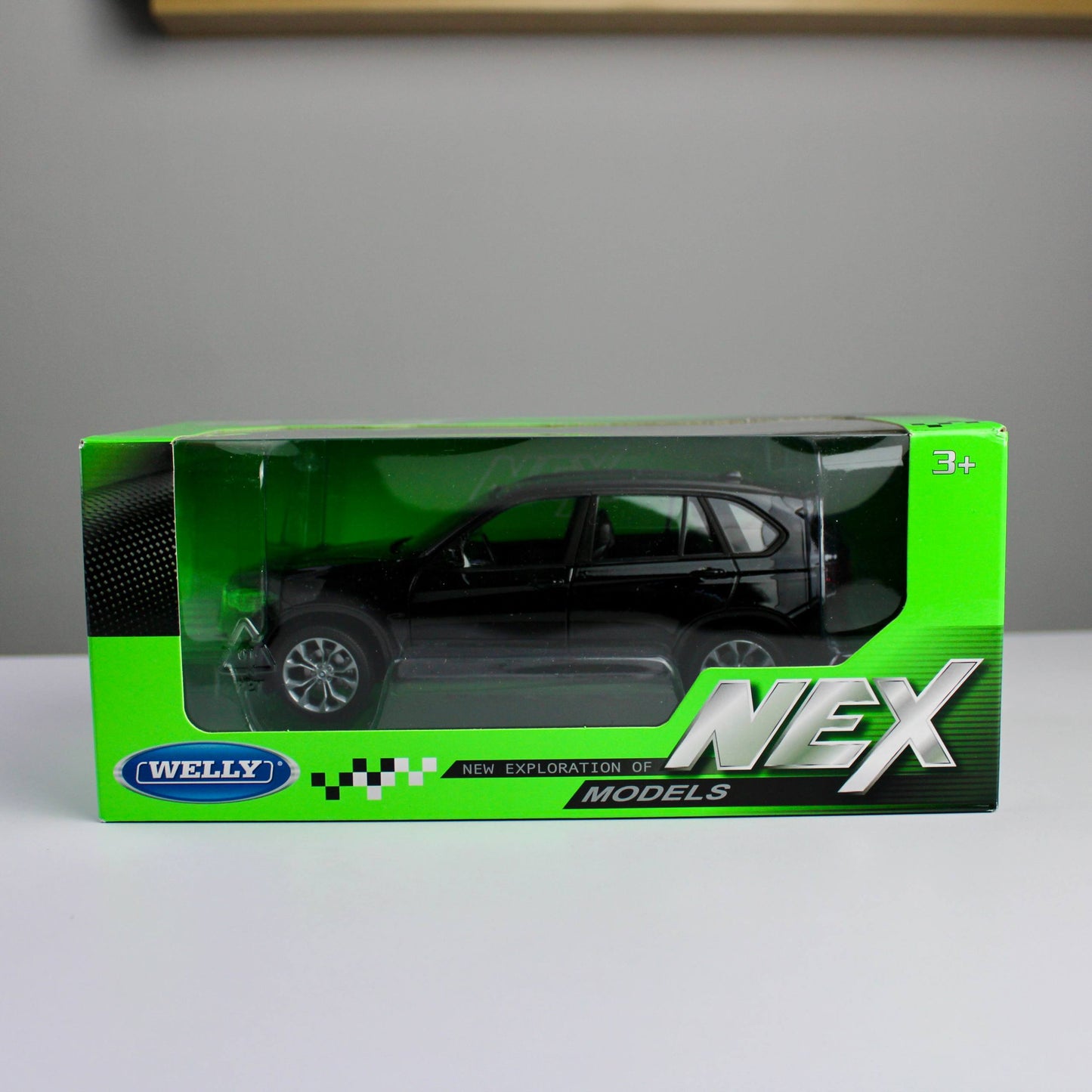 Welly BMW X5 1:24 Die-Cast Model SUV