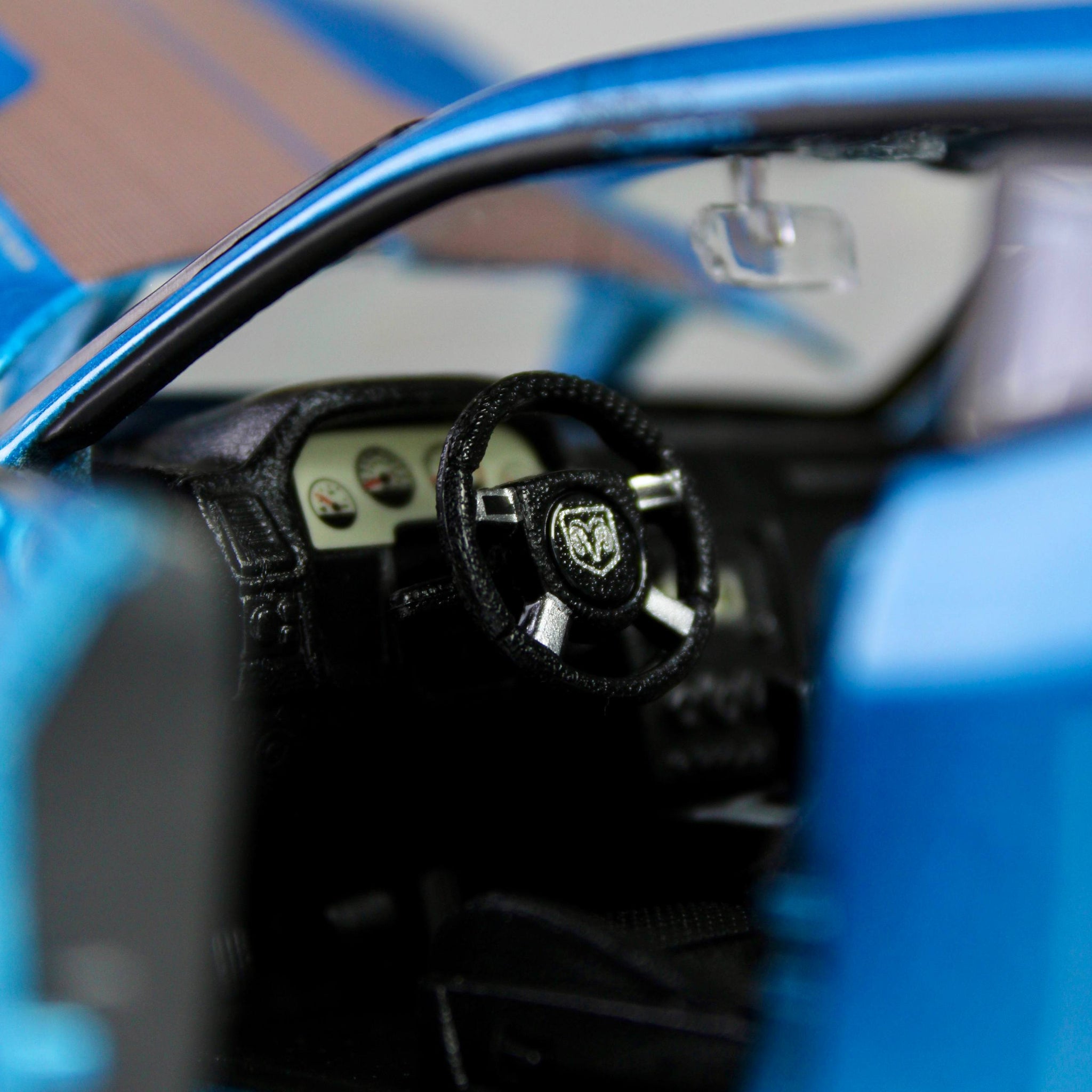 Maisto Dodge Challenger SRT8 2008 1:24 Die-Cast Model Car