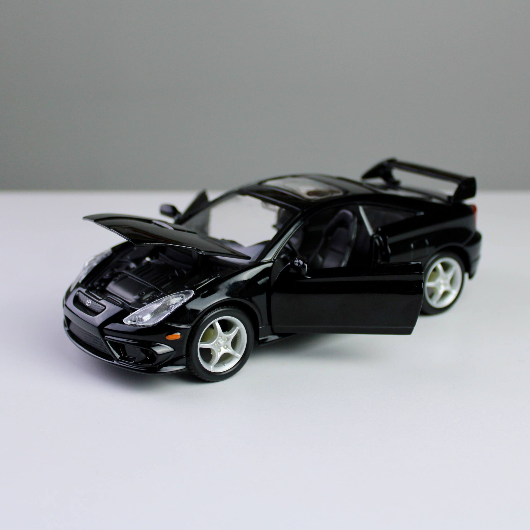 Maisto Toyota Celica GT-S 2004 1:24 Die-Cast Model Car