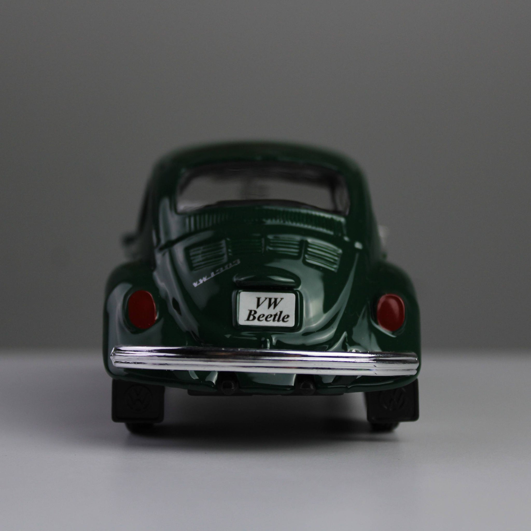 Maisto Volkswagen Beetle 1:24 Die-Cast Model Car