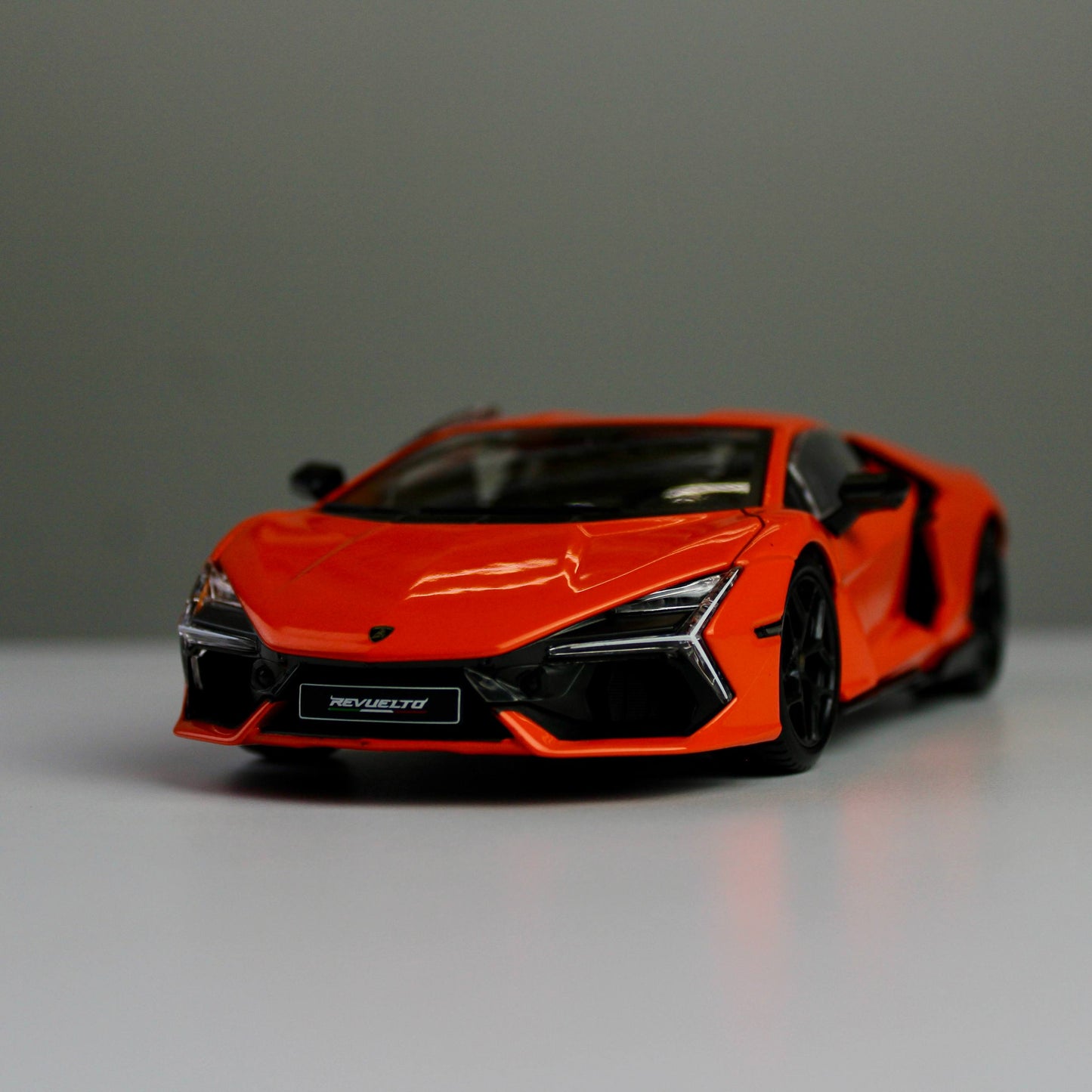 Bburago Lamborghini Revuelto سيارة نموذج مصبوب 1:24