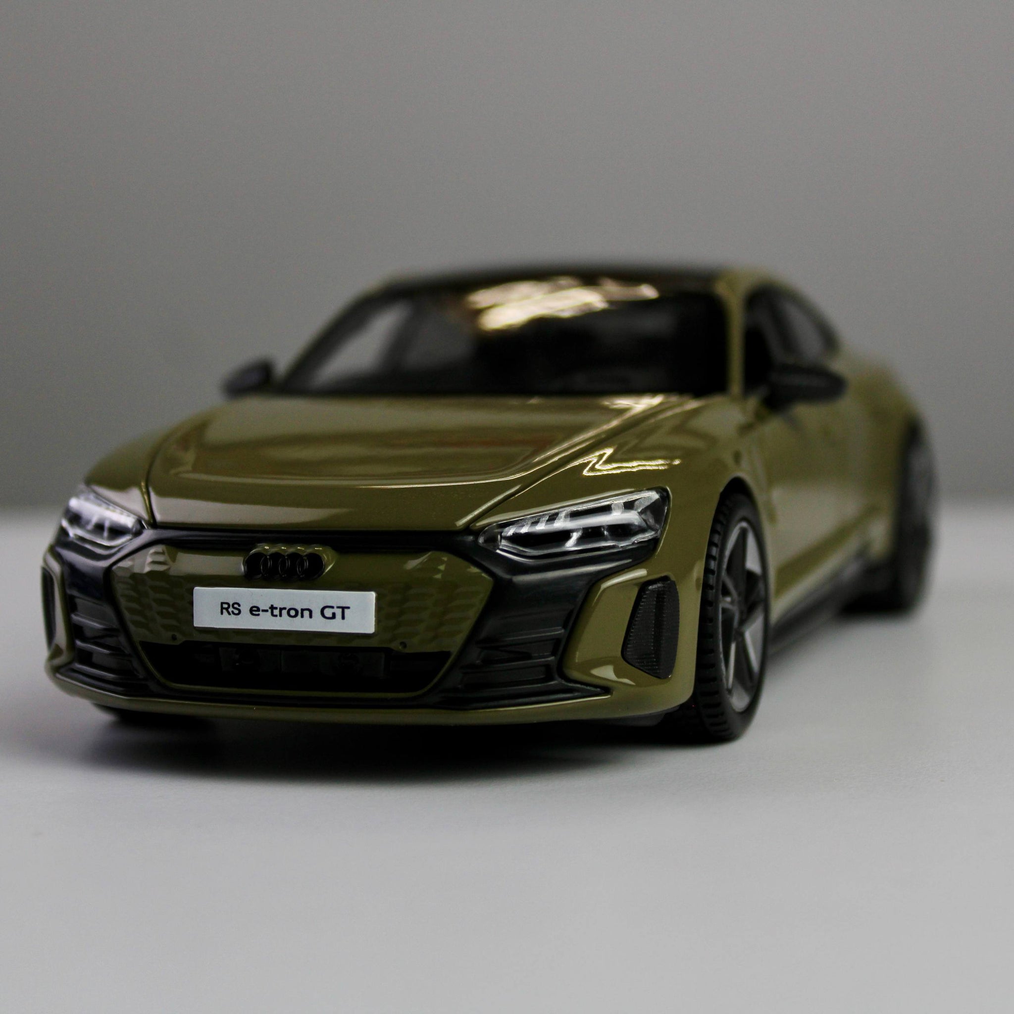 سيارة مايستو أودي RS إي-ترون GT 2022 طراز مصبوب 1:24