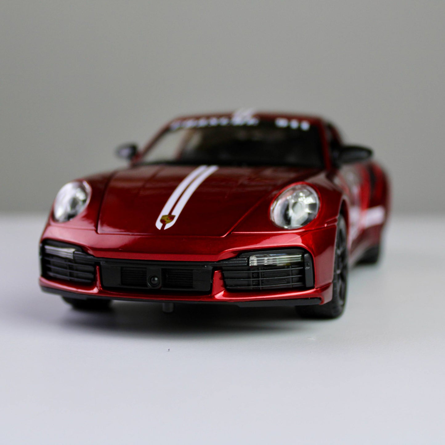 Porsche 911 Turbo 1:24 Die-Cast Model Car