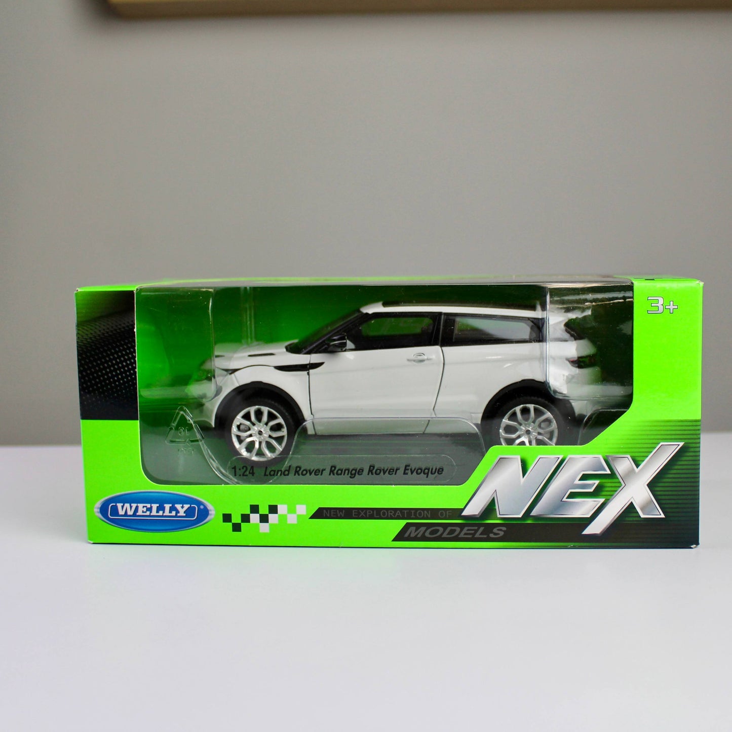 Welly Land Rover Range Rover Evoque مجسم سيارة رياضية متعددة الاستخدامات مصبوب بالقالب بمقياس 1:24