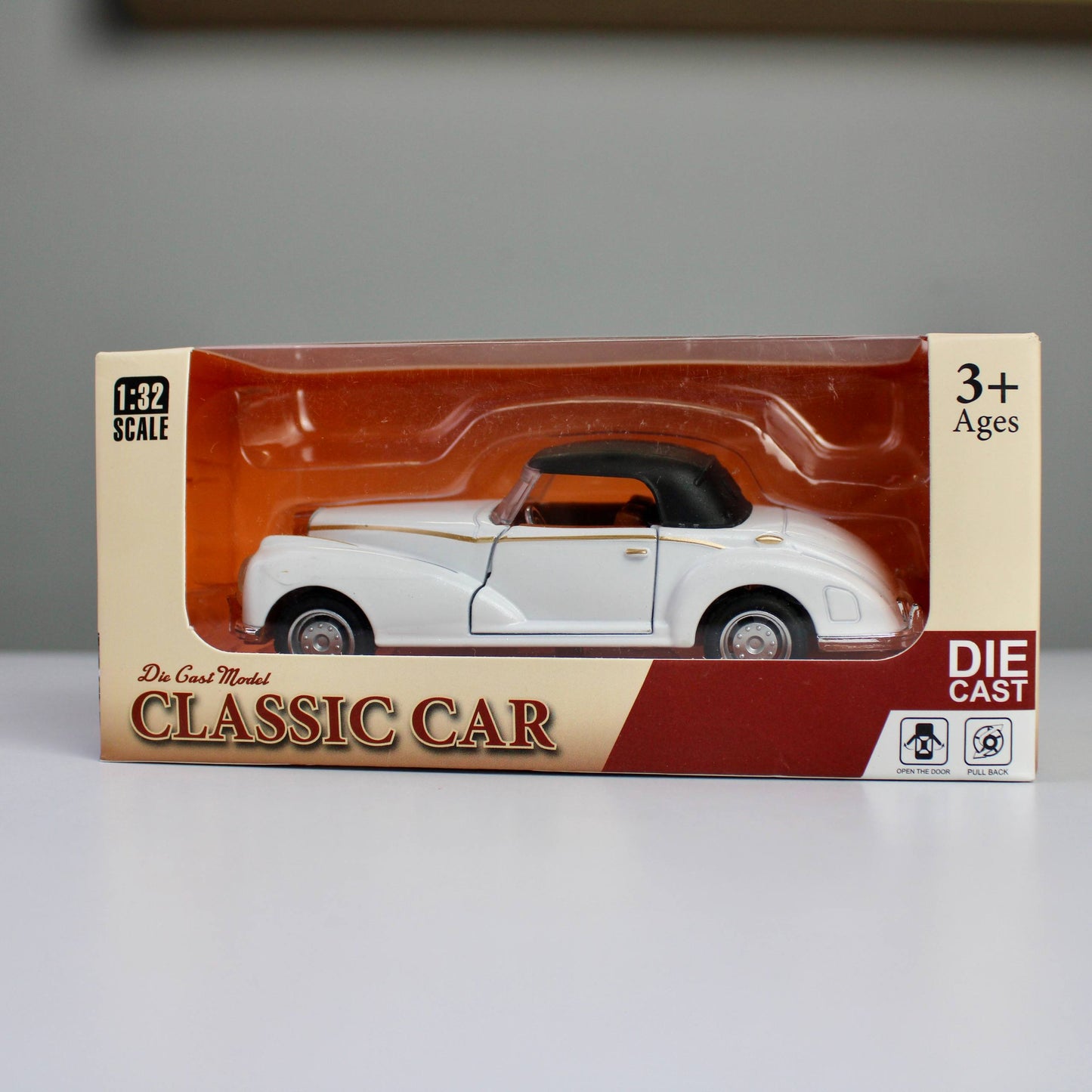 Classic Die-Cast Model Car – 1:32 Scale