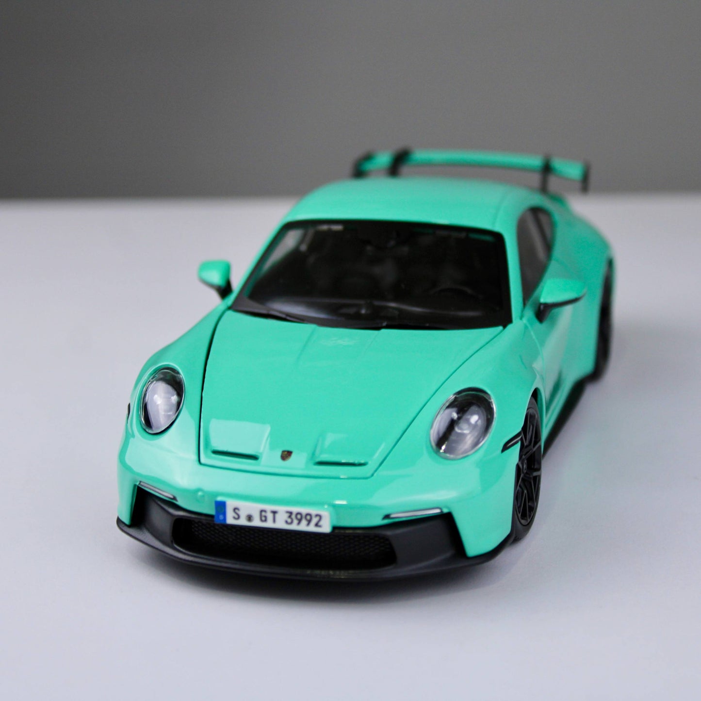 Product Title: Porsche 911 GT3 2021 Die-Cast Model Car – Bburago (1:24 Scale)