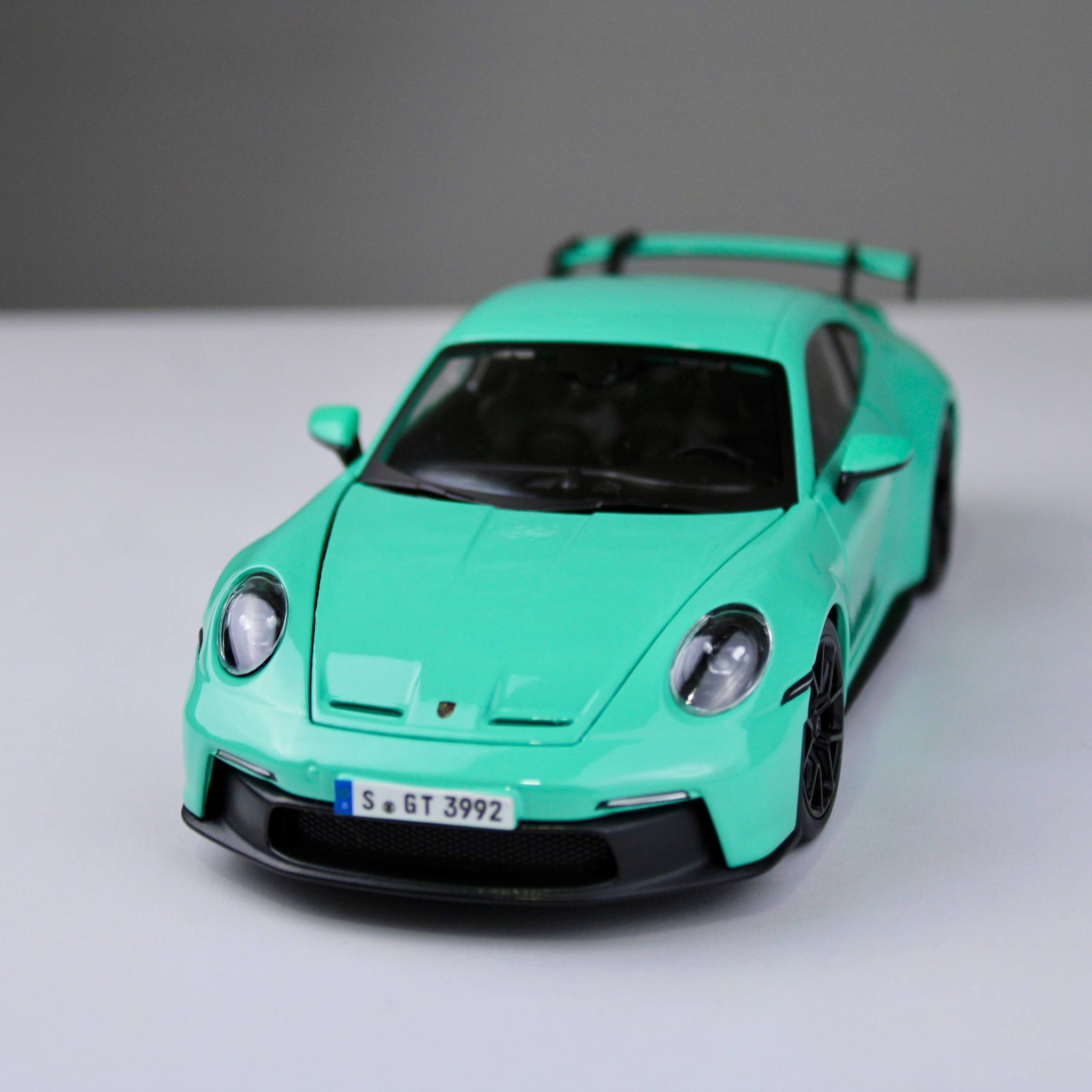 Product Title: Porsche 911 GT3 2021 Die-Cast Model Car – Bburago (1:24 Scale)