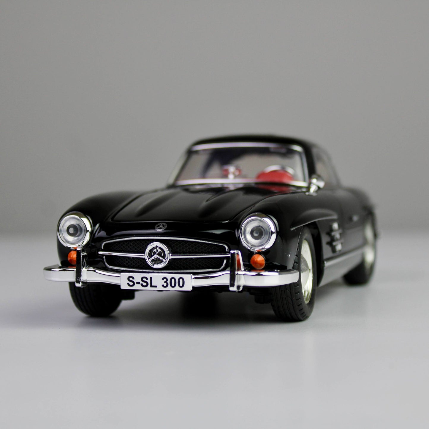Mercedes-Benz 300 SL Die-Cast Model – Opening Doors, Lights & Sounds