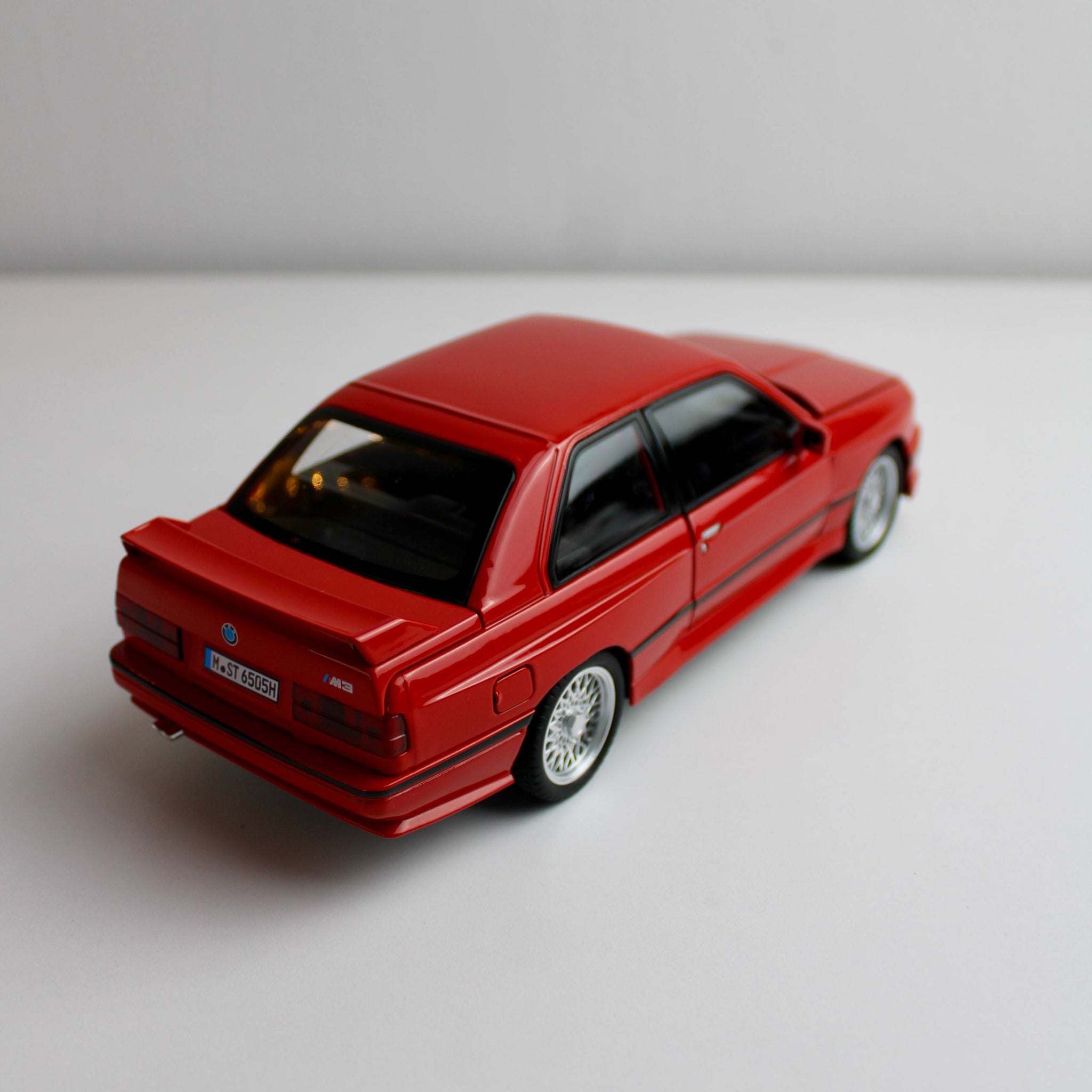 BMW M3 E30 – مقياس 1:24