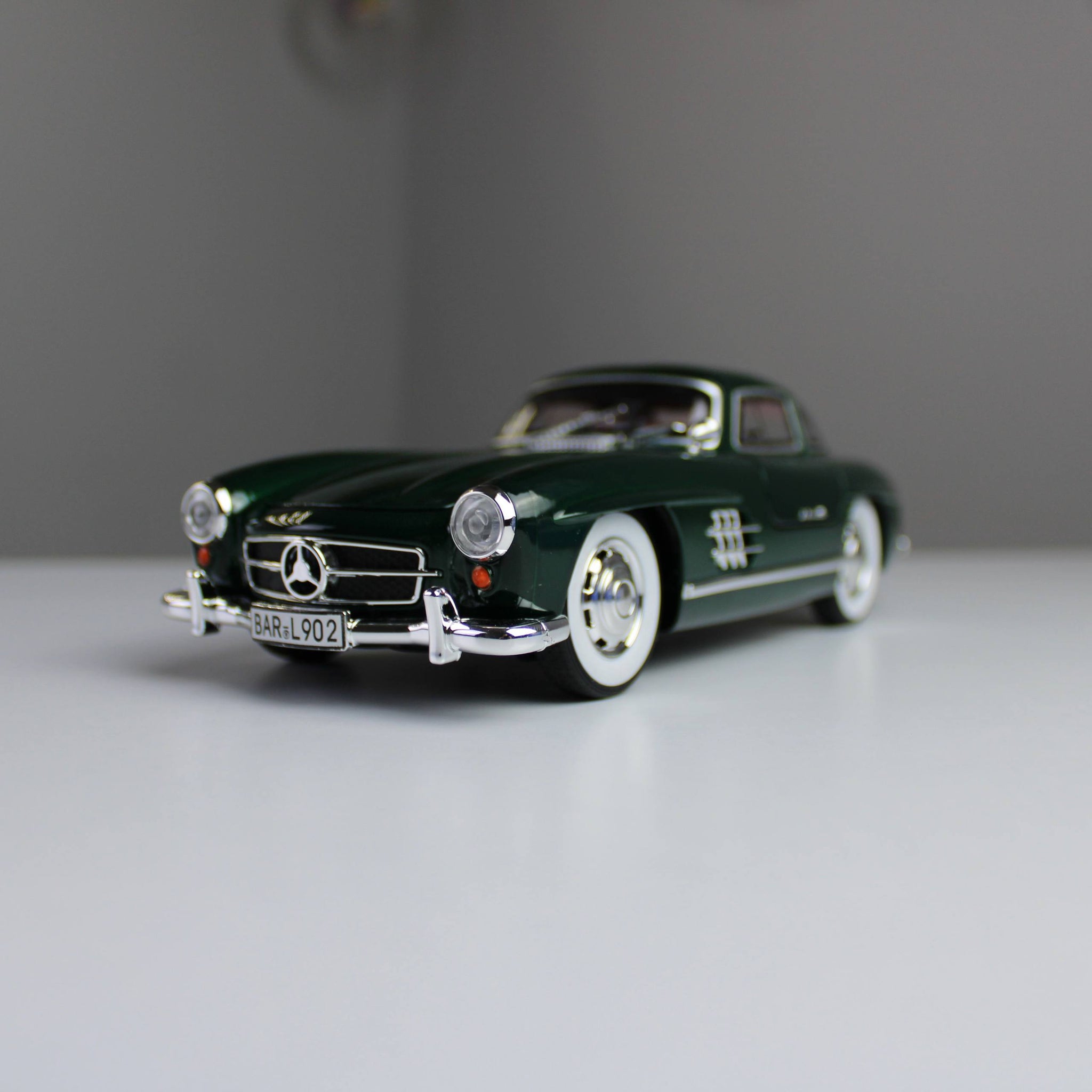 Mercedes-Benz 300SL Diecast Model – 1:24 Scale