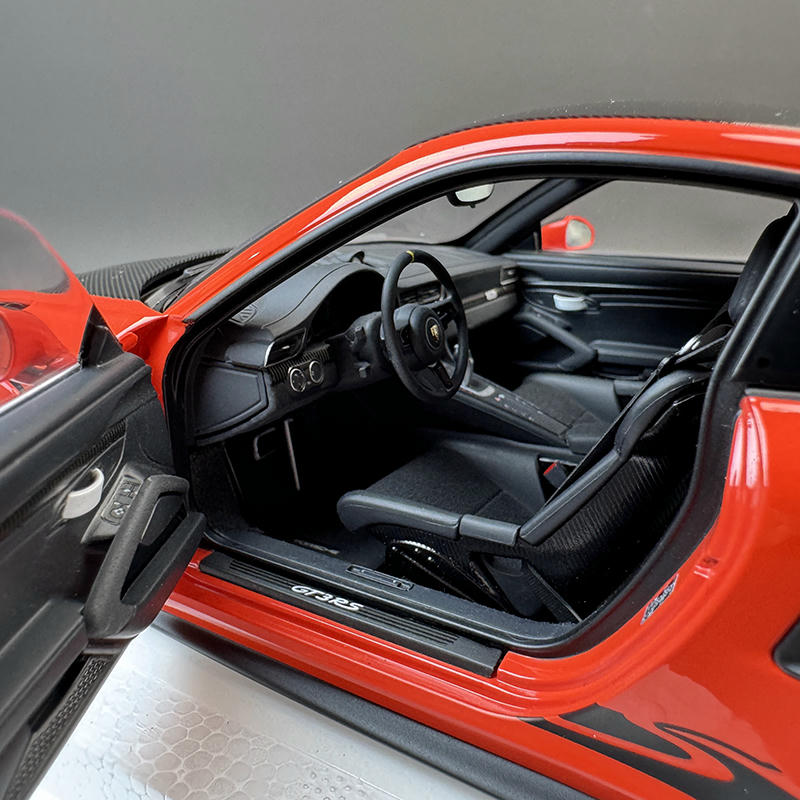 نموذج ويللي بورشه 911 GT3 RS المصبوب 1:18 - إصدار جي تي أوتوز (997)