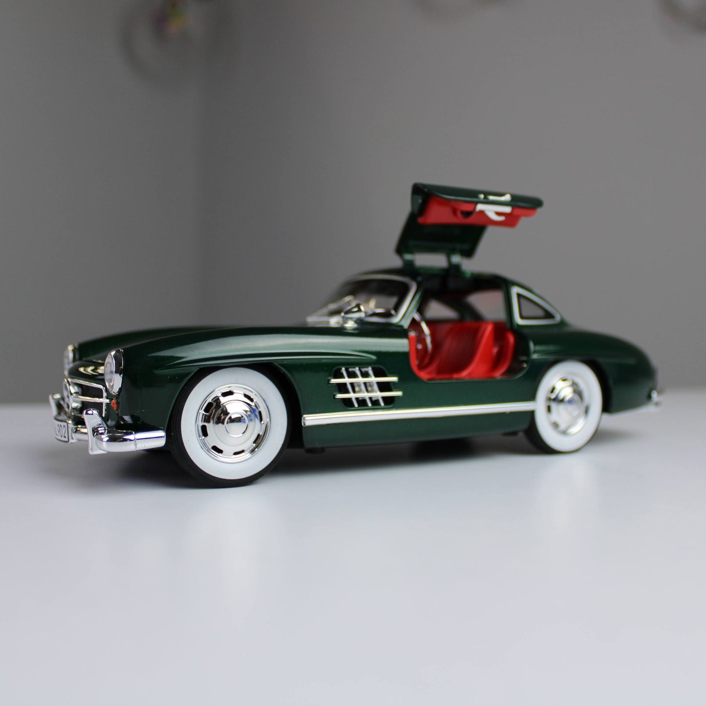 Mercedes-Benz 300SL Diecast Model – 1:24 Scale