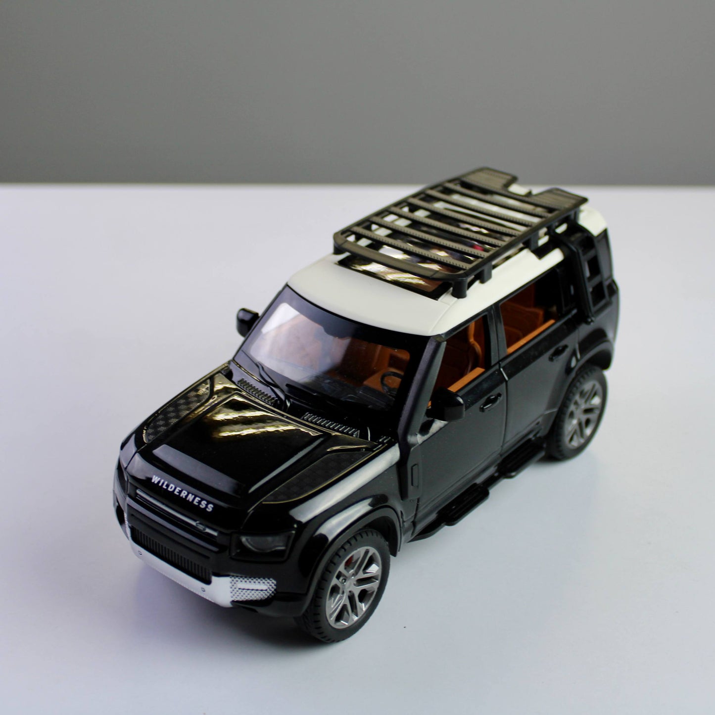 R/C Land Rover Defender Diecast Model – 1:22 Scale