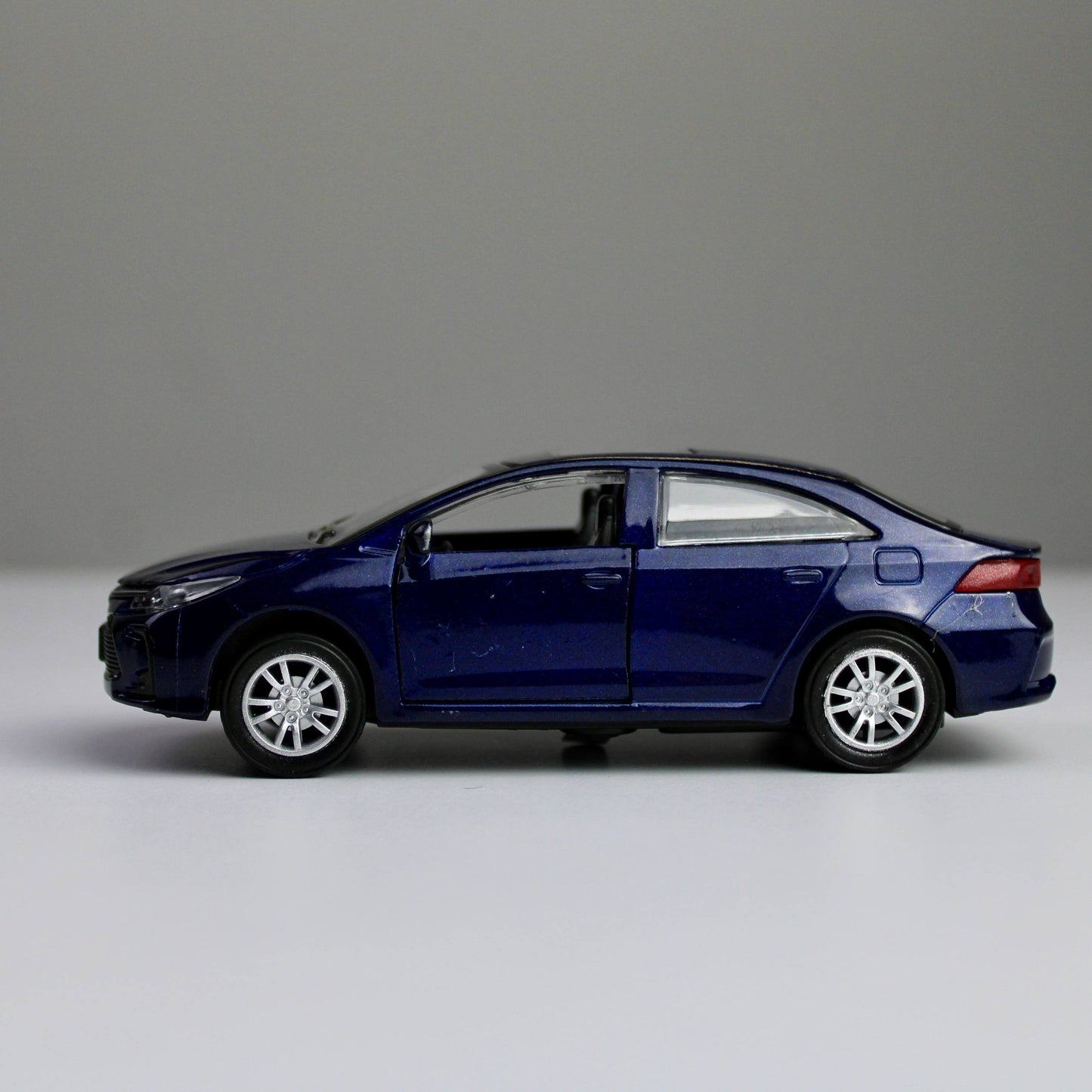 Toyota Corolla Diecast Model 1:38