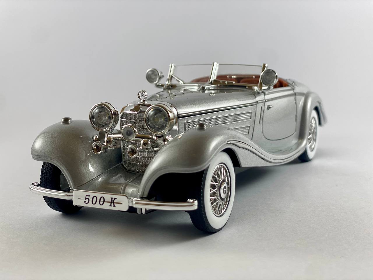 Mercedes Classic 500K 1:24 Scale Die-Cast Model Car