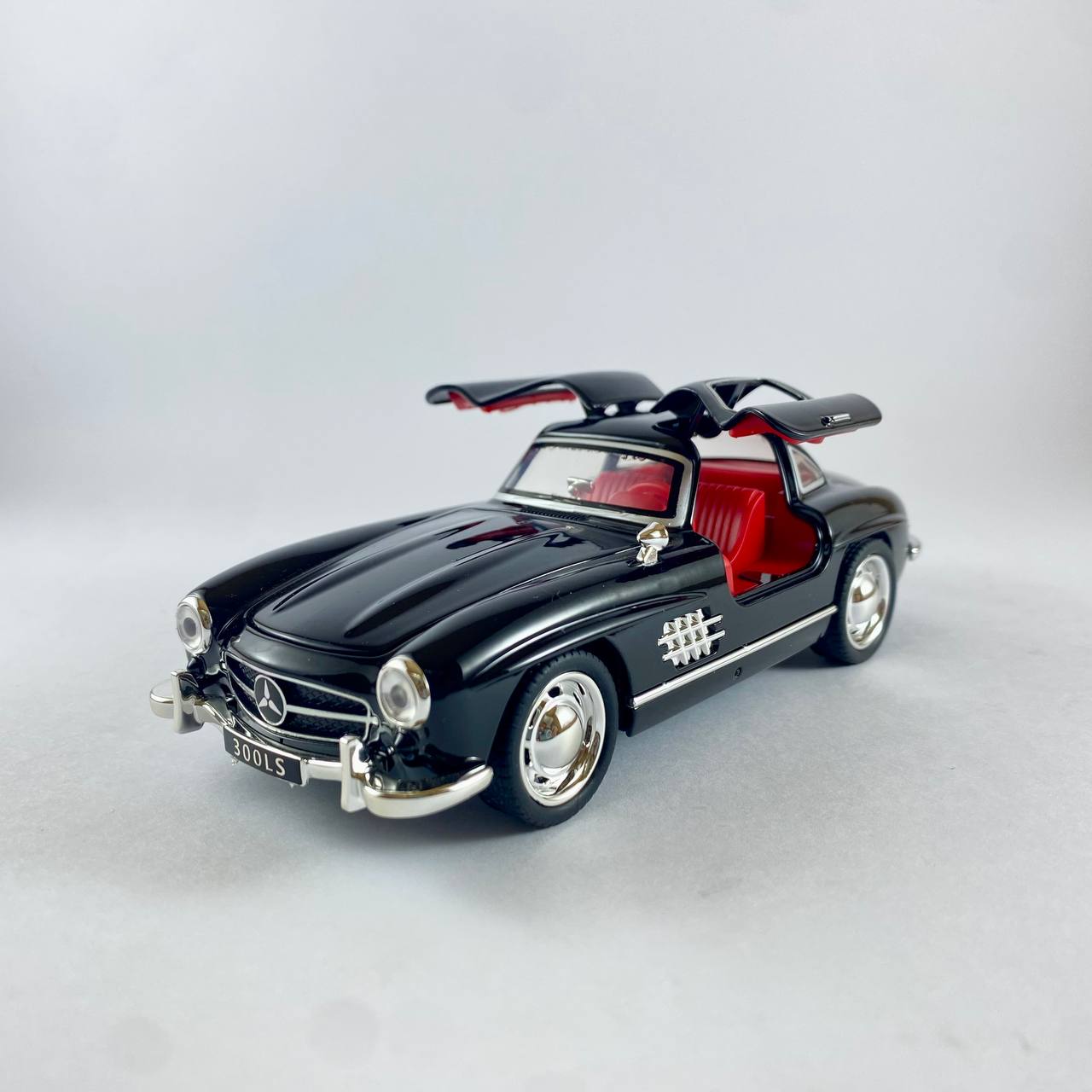 Mercedes-Benz 300SL 1:32 Scale Die-Cast Model Car
