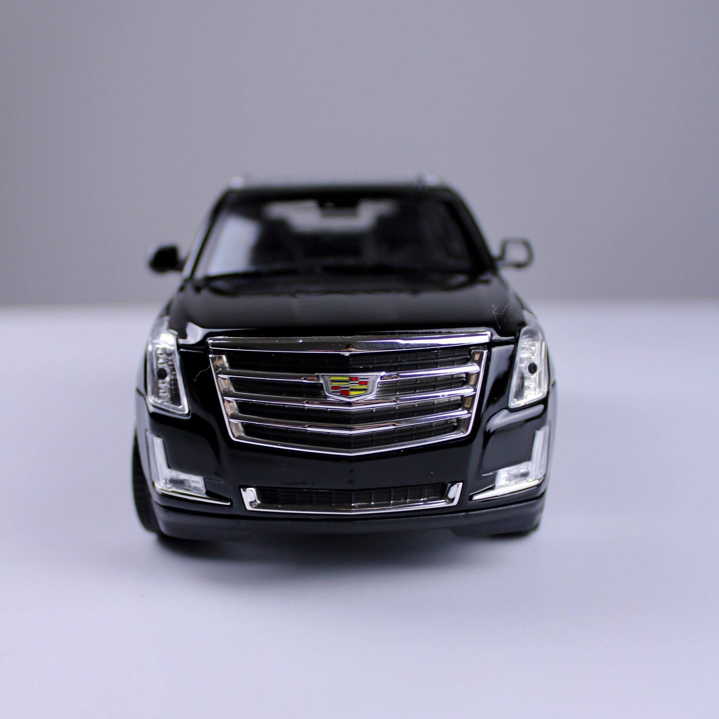 مجسم سيارة كاديلاك إسكاليد – Welly NEX Models