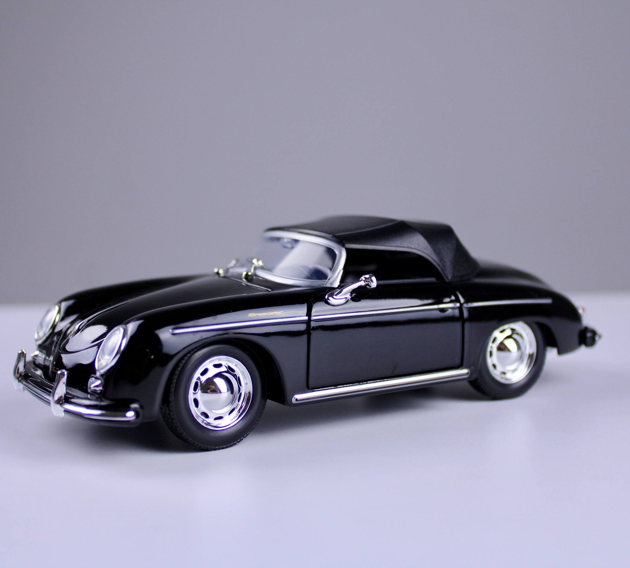 مجسم سيارة بورش 356A سبيدستر (Porsche 356A Speedster)