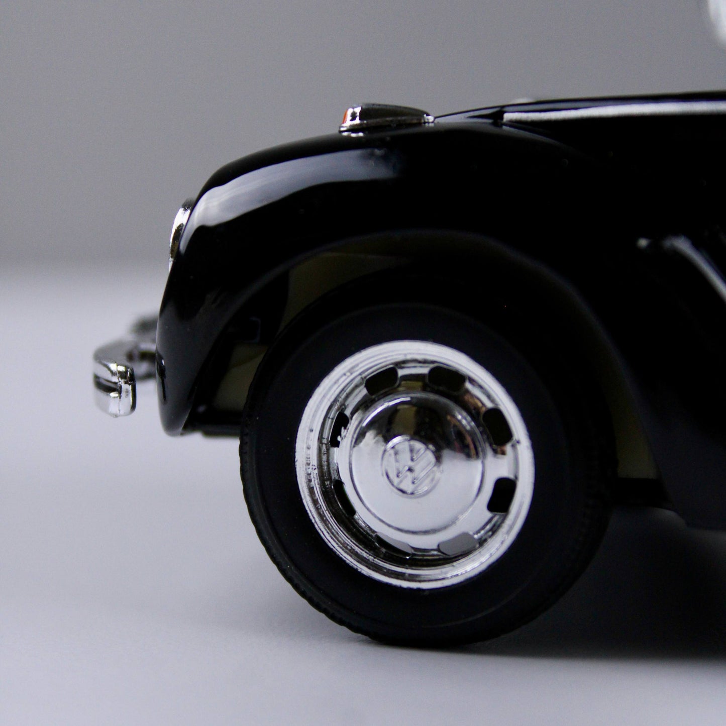 Volkswagen Beetle Classic Die-Cast Model Car