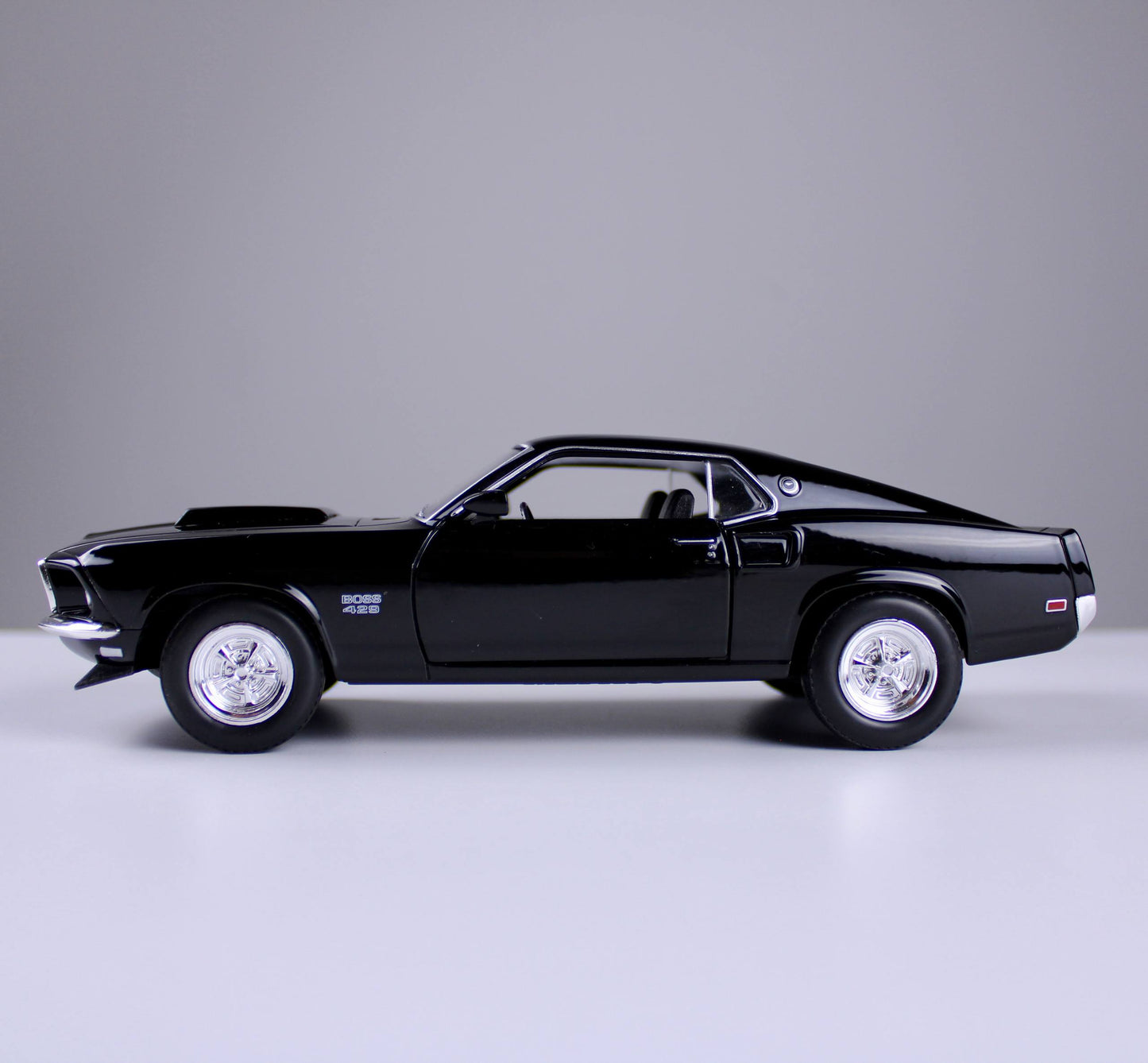 مجسم سيارة فورد موستانج بوس 429 – لون أسود