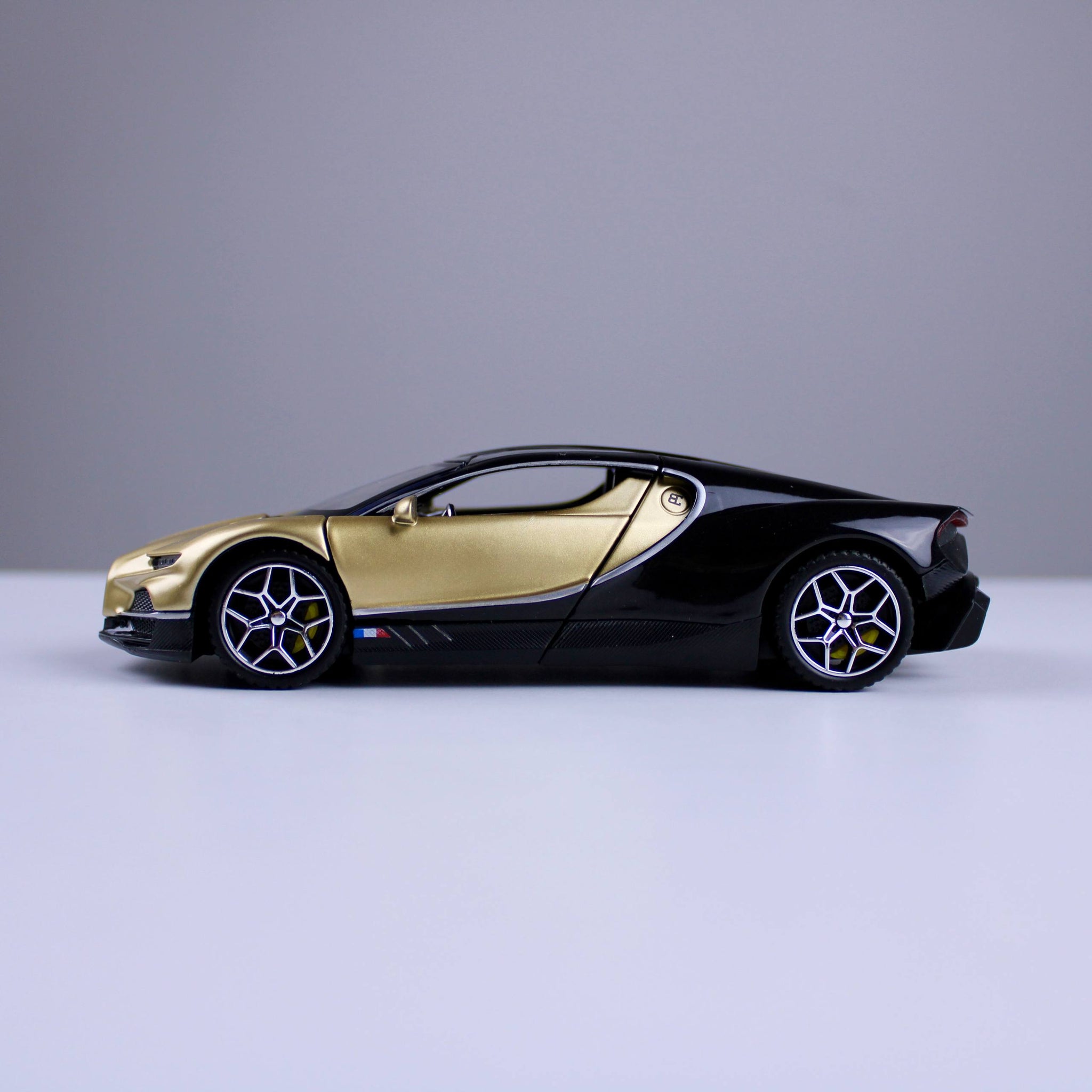 مجسم سيارة بوجاتي توربيون