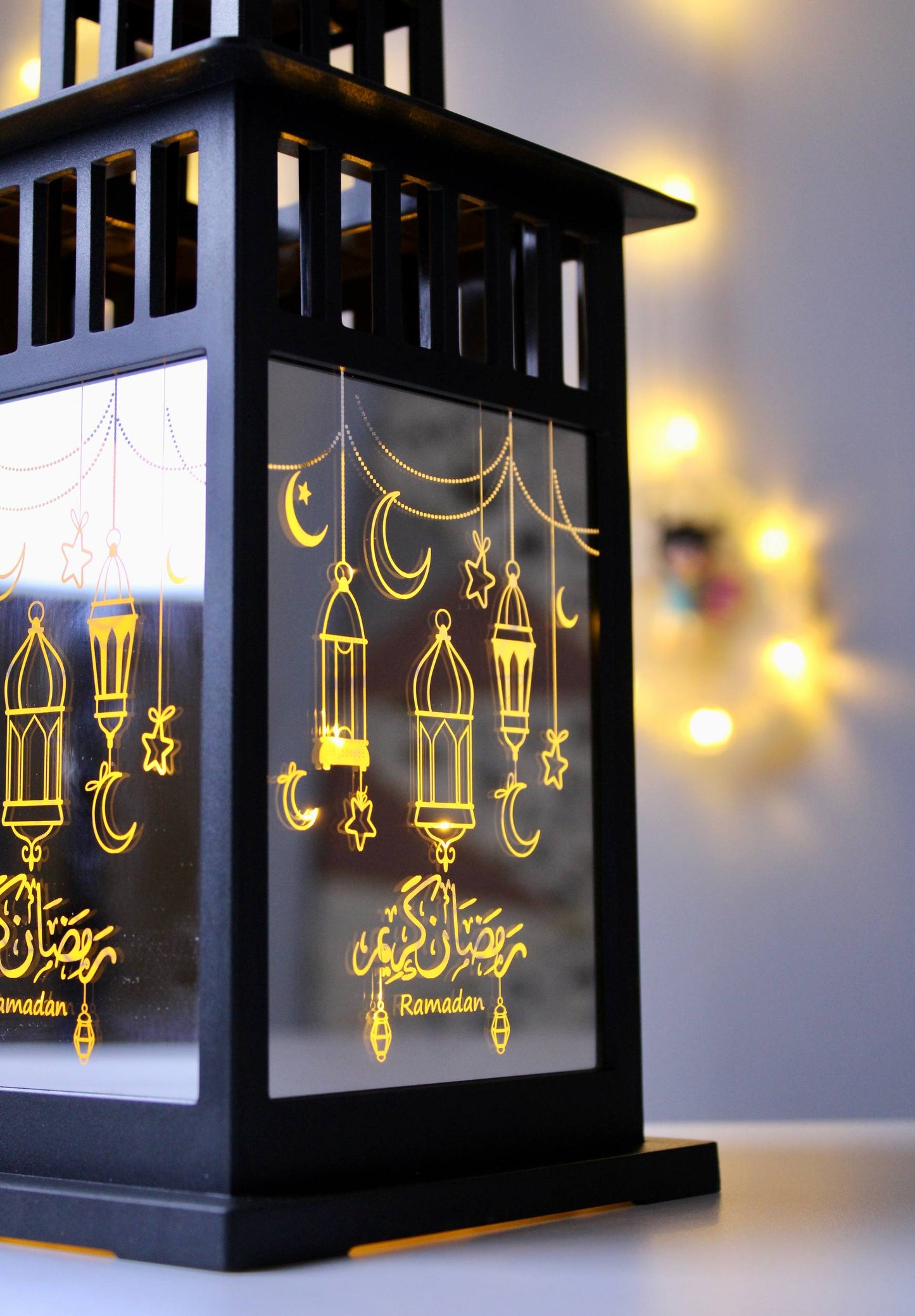 فانوس إسلامي من الأكريليك - متوسط الحجم