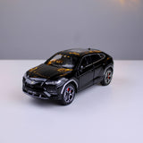 Lamborghini Urus Die-Cast Model Car – 1:24 Scale