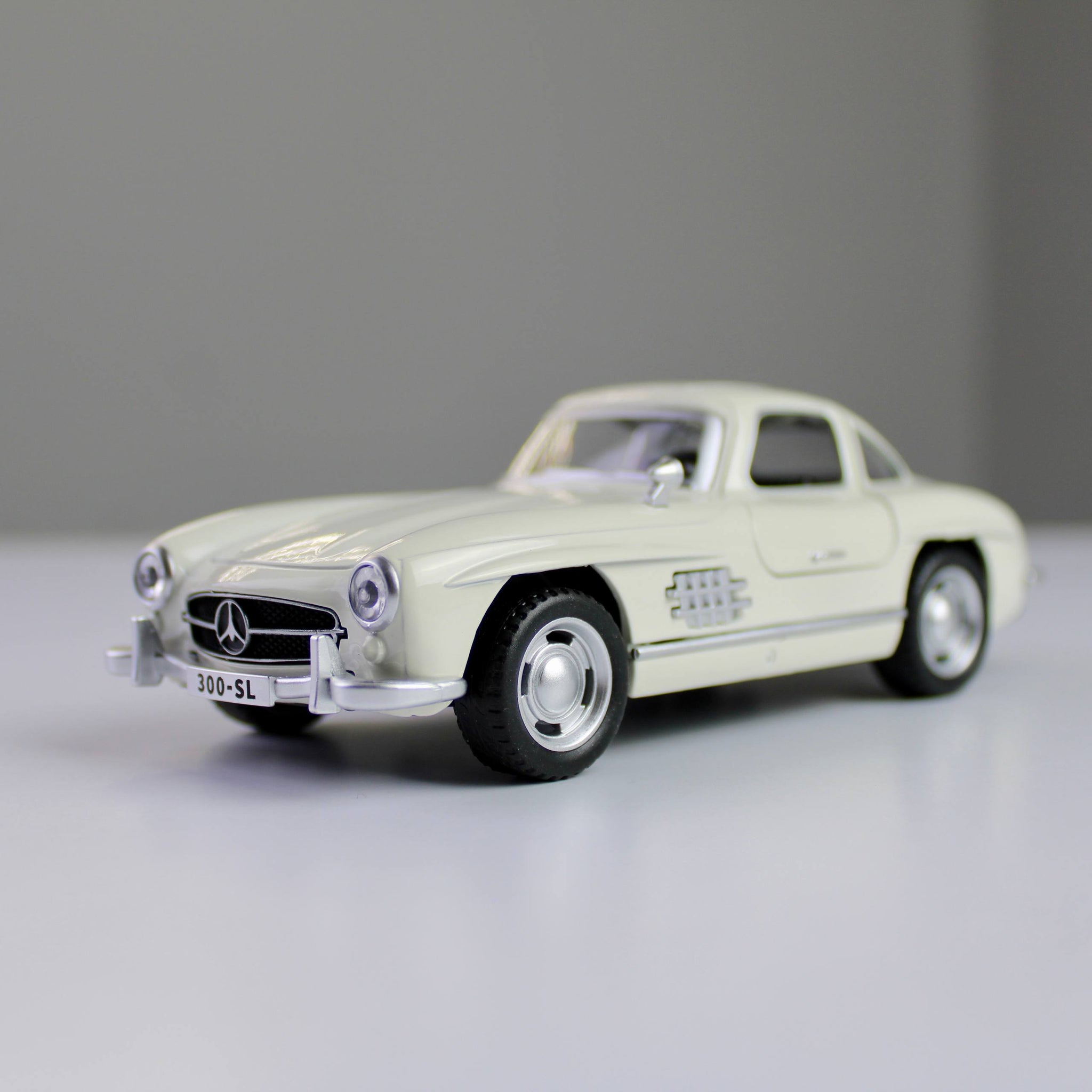 مجسم سيارة مرسيدس بنز 300SL – مقاس 1:32