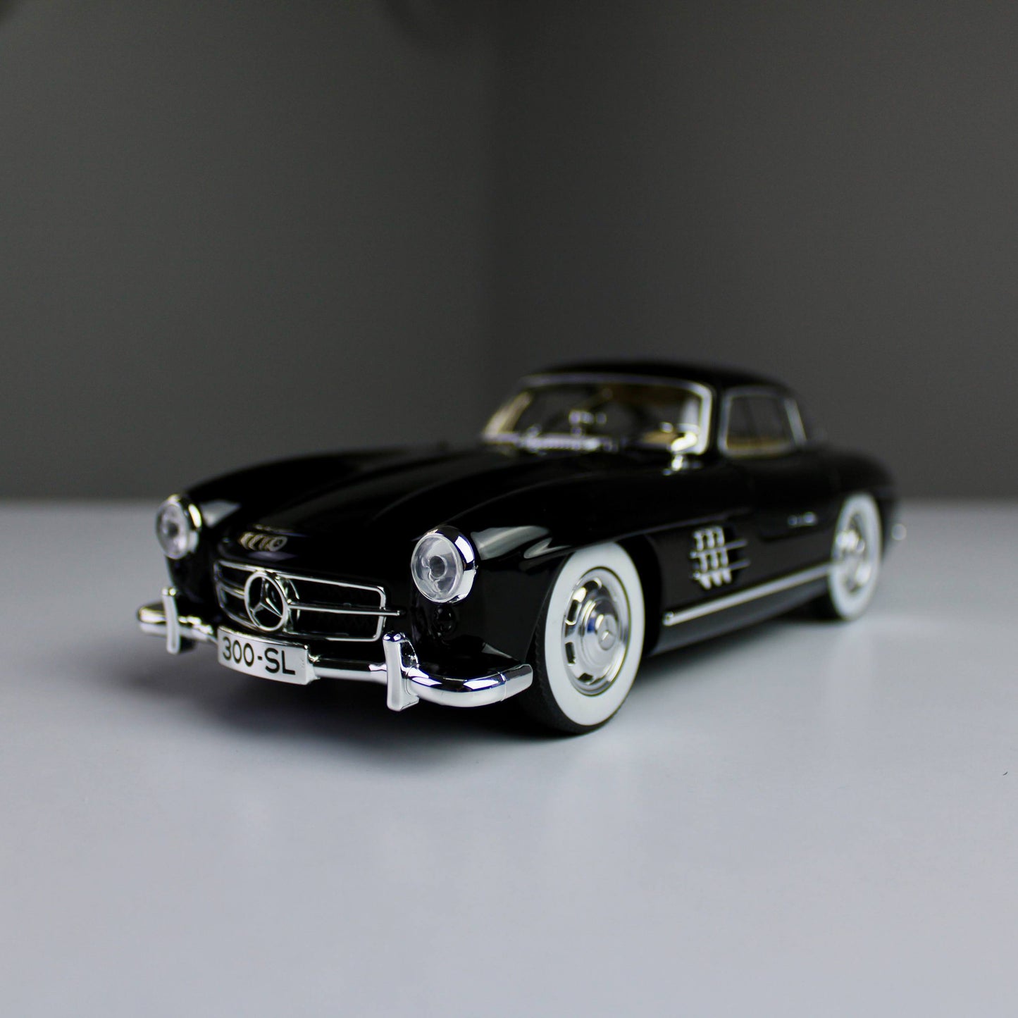 Mercedes-Benz 300SL Diecast Model – 1:24 Scale