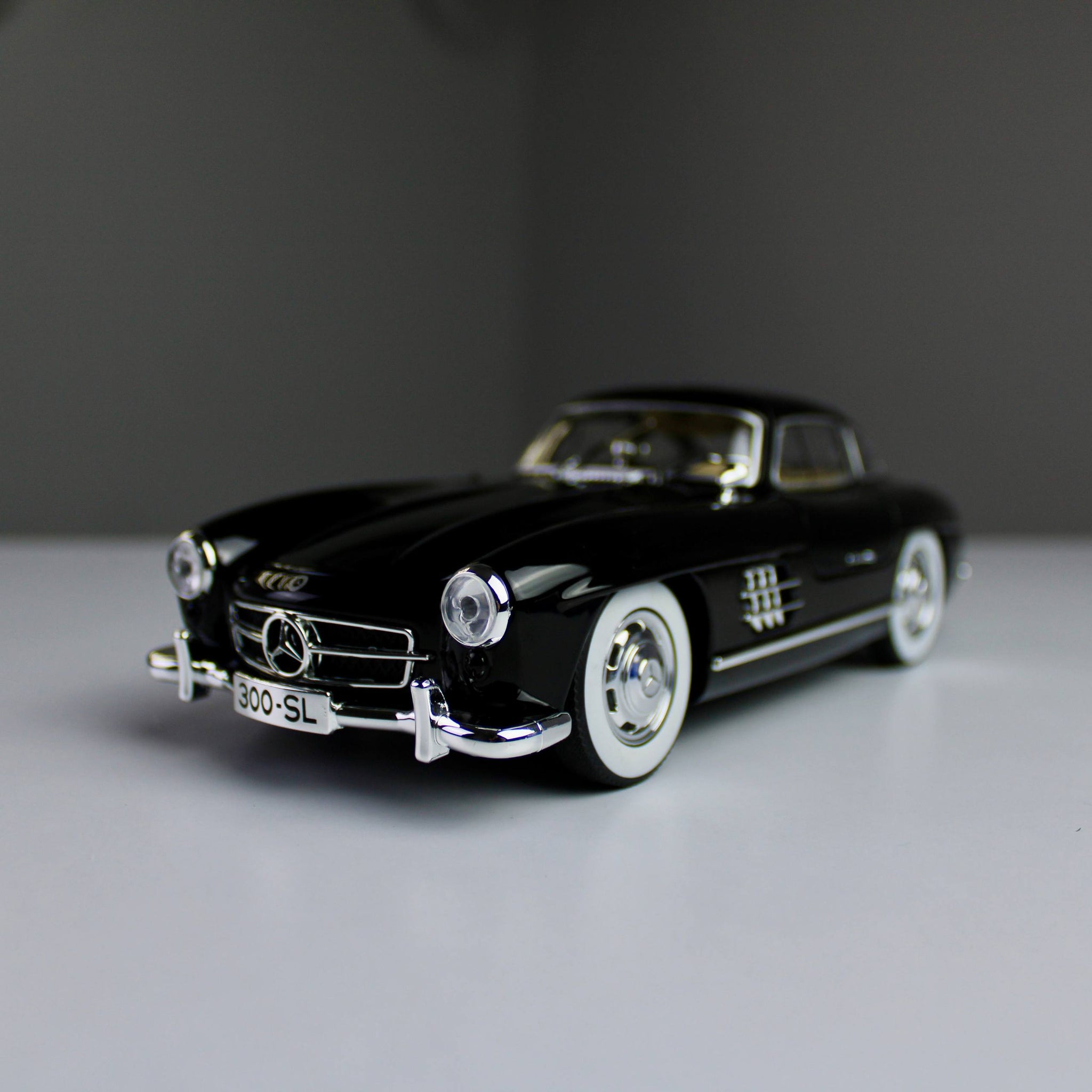 Mercedes-Benz 300SL Diecast Model – 1:24 Scale