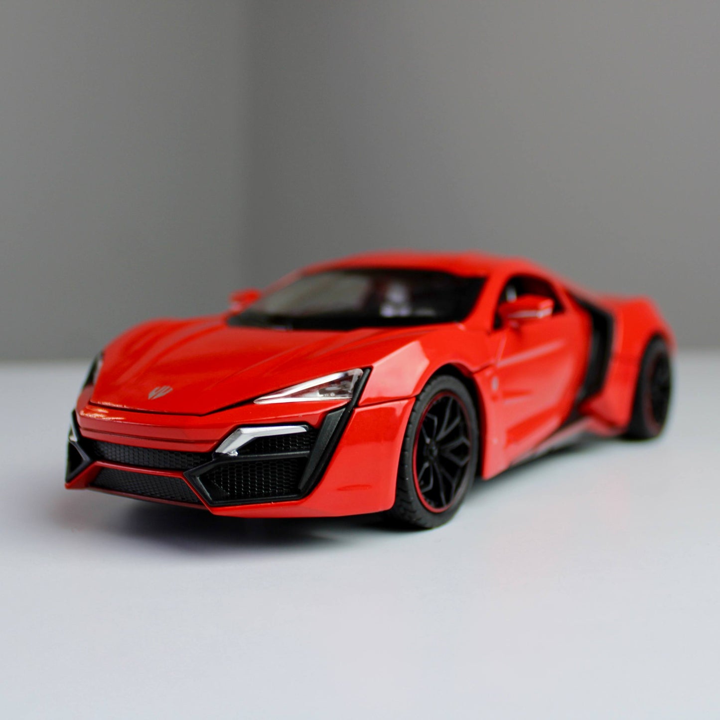 Lykan Hypersport Diecast Model – 1:24 Scale