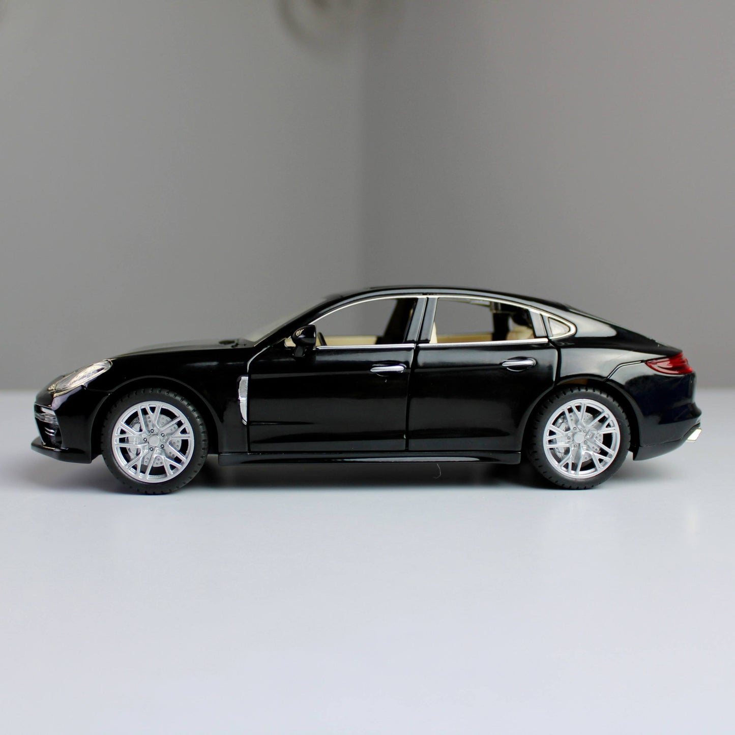 Porsche Panamera Diecast Model – Realistic Luxury Car Replica