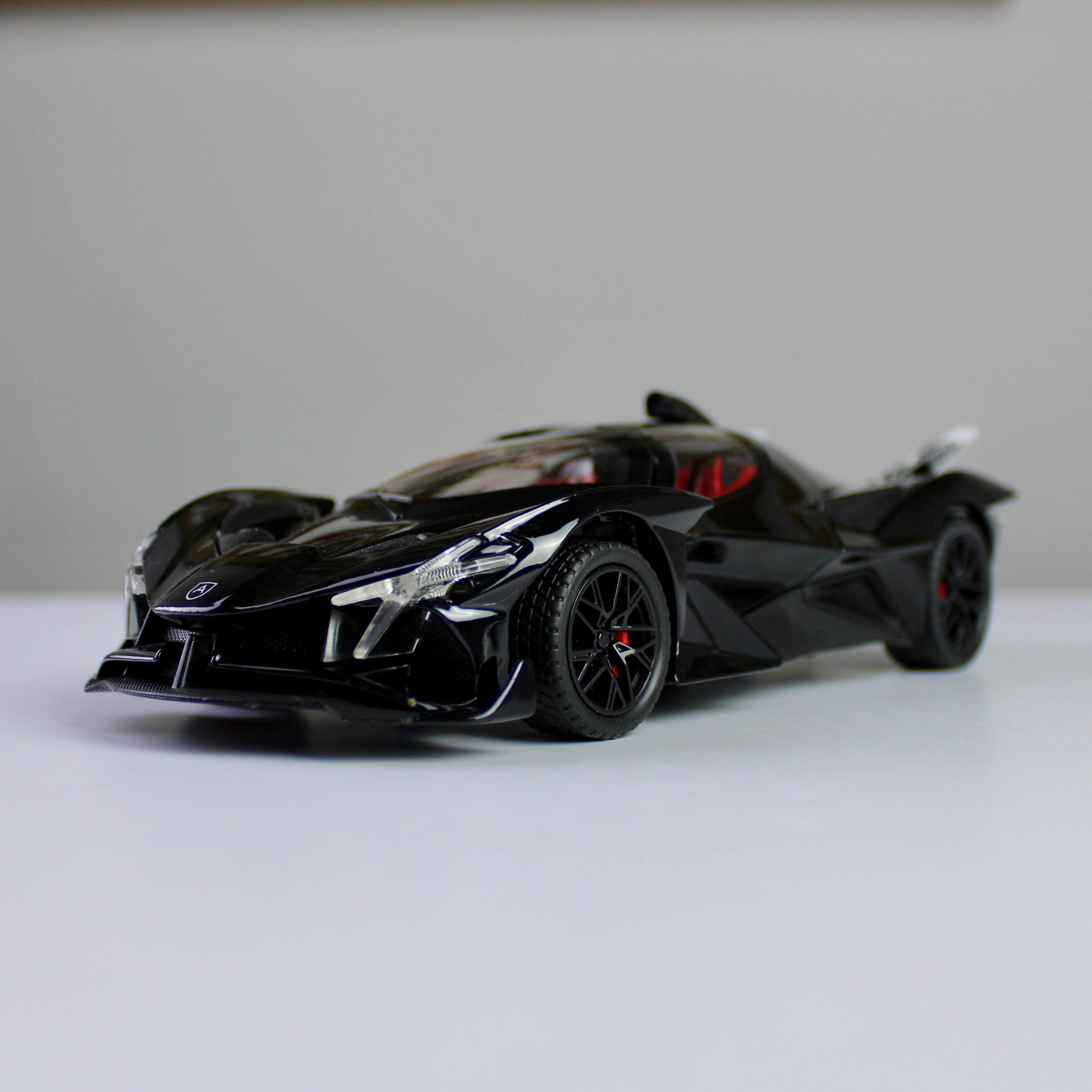 مجسم أبولو بروجيكت إيفو 1:24 مصبوب - أضواء وسحب للخلف